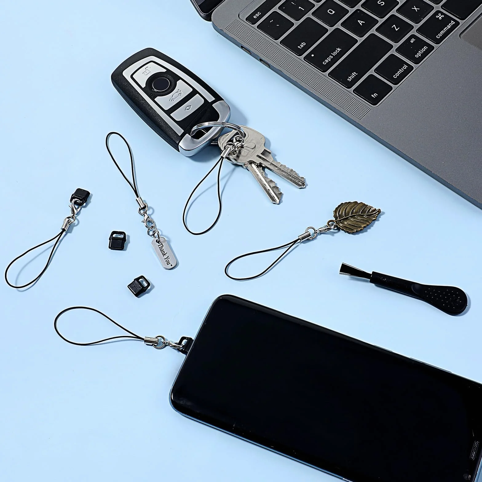 10 sztuk osłony wtyczki przeciwkurzowej USB C, wtyczka portu typu C z 10 sztuk smyczy, paska do telefonu i szczoteczki do czyszczenia, zaślepka portu ładowania Nakładki na port USB C(czarne)