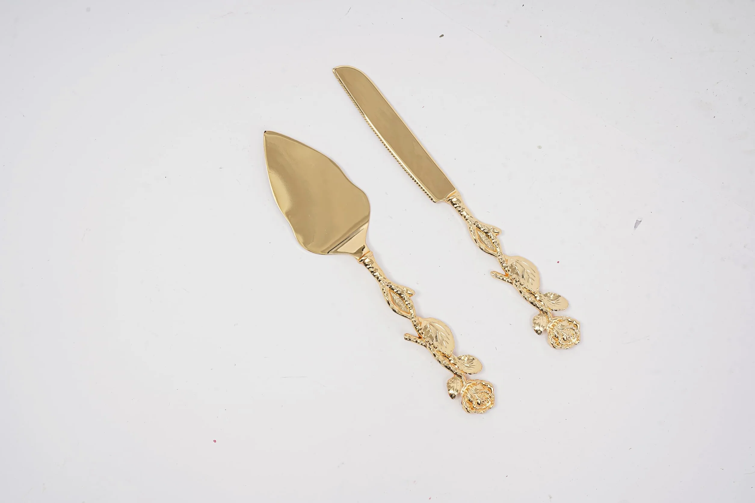 Set de Service à Gâteau Doré avec Couteau et Pelle à Servir, Gravures Rose, Ustensiles Élégants pour Mariage