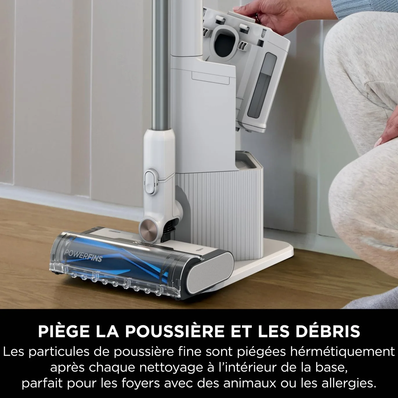 Shark Clean & Empty, aspirateur sans fil, vidage automatique, aspirateur anti-emmêlement avec accessoires pour animaux et suceur plat, autonomie 40 min, station de chargement, blanc/bleu, BU3521EU