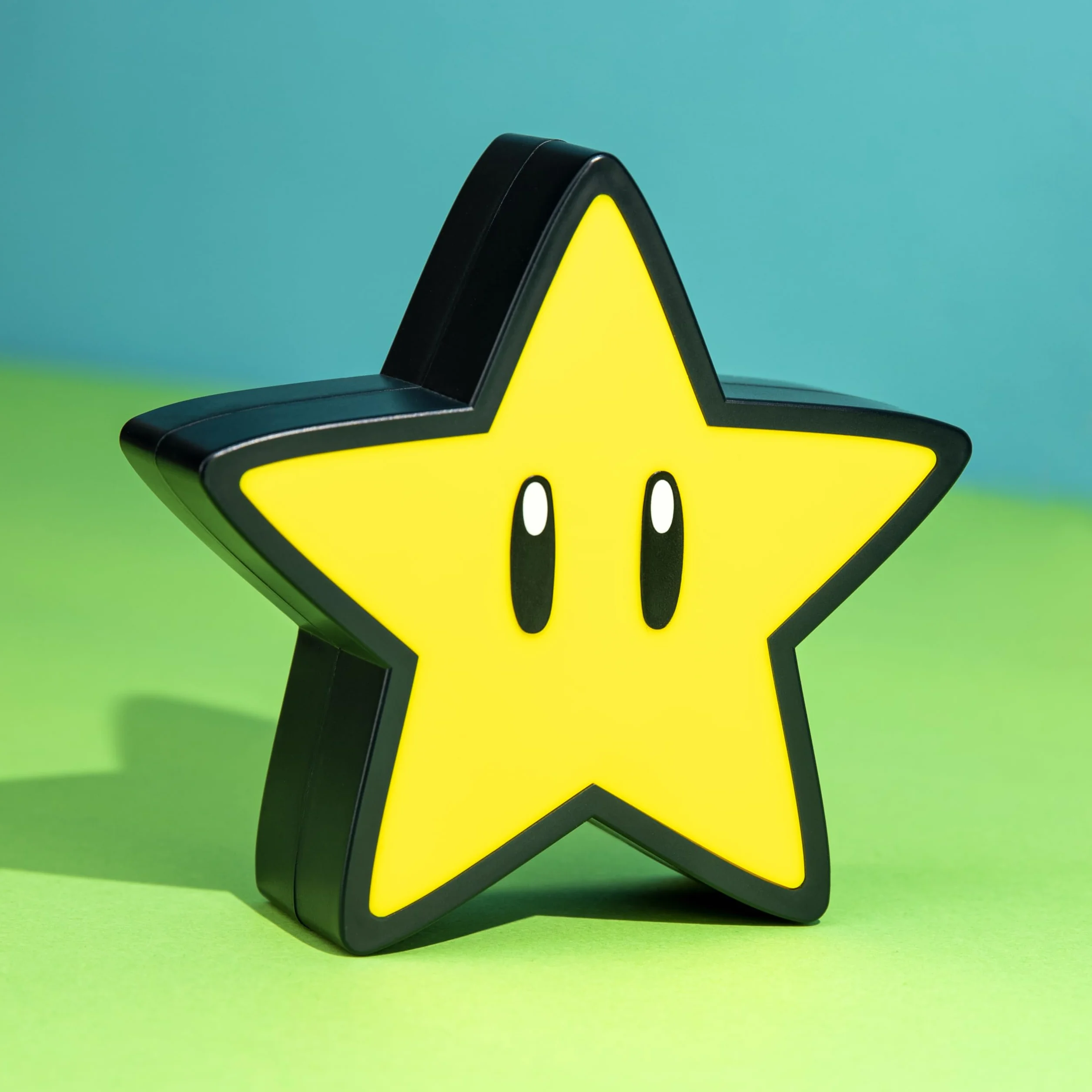 Paladone Super Mario Super Star Lamp with Sound - Officielle Nintendo, Lampe Originale pour Chambre de Gamer