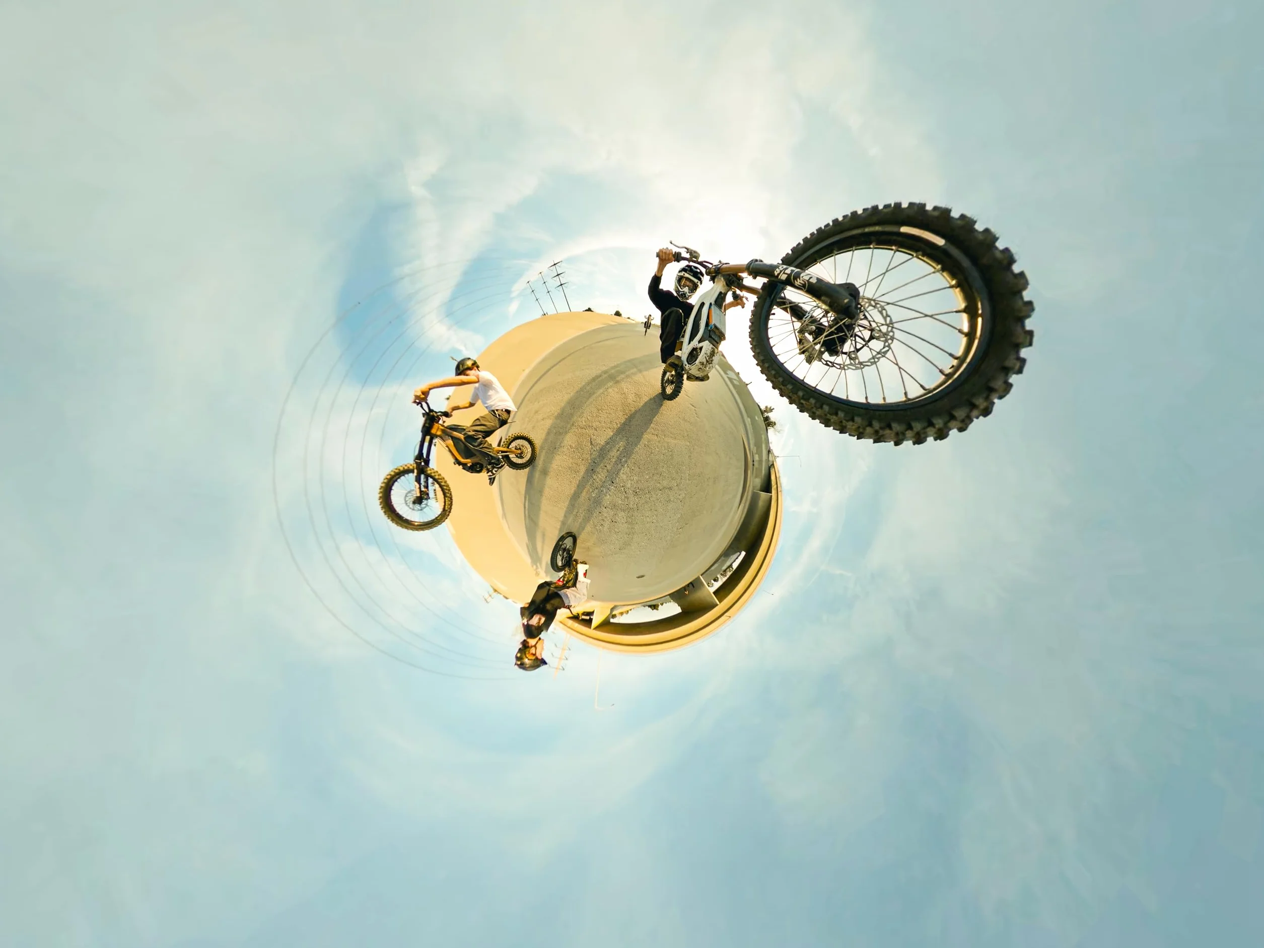 GoPro MAX — wodoodporna 360 + tradycyjna kamera akcji z ekranem dotykowym sferyczny 5.6K30 wideo HD 16.6MP zdjęcia 360 1080p stabilizacja transmisji na żywo, V2 2025