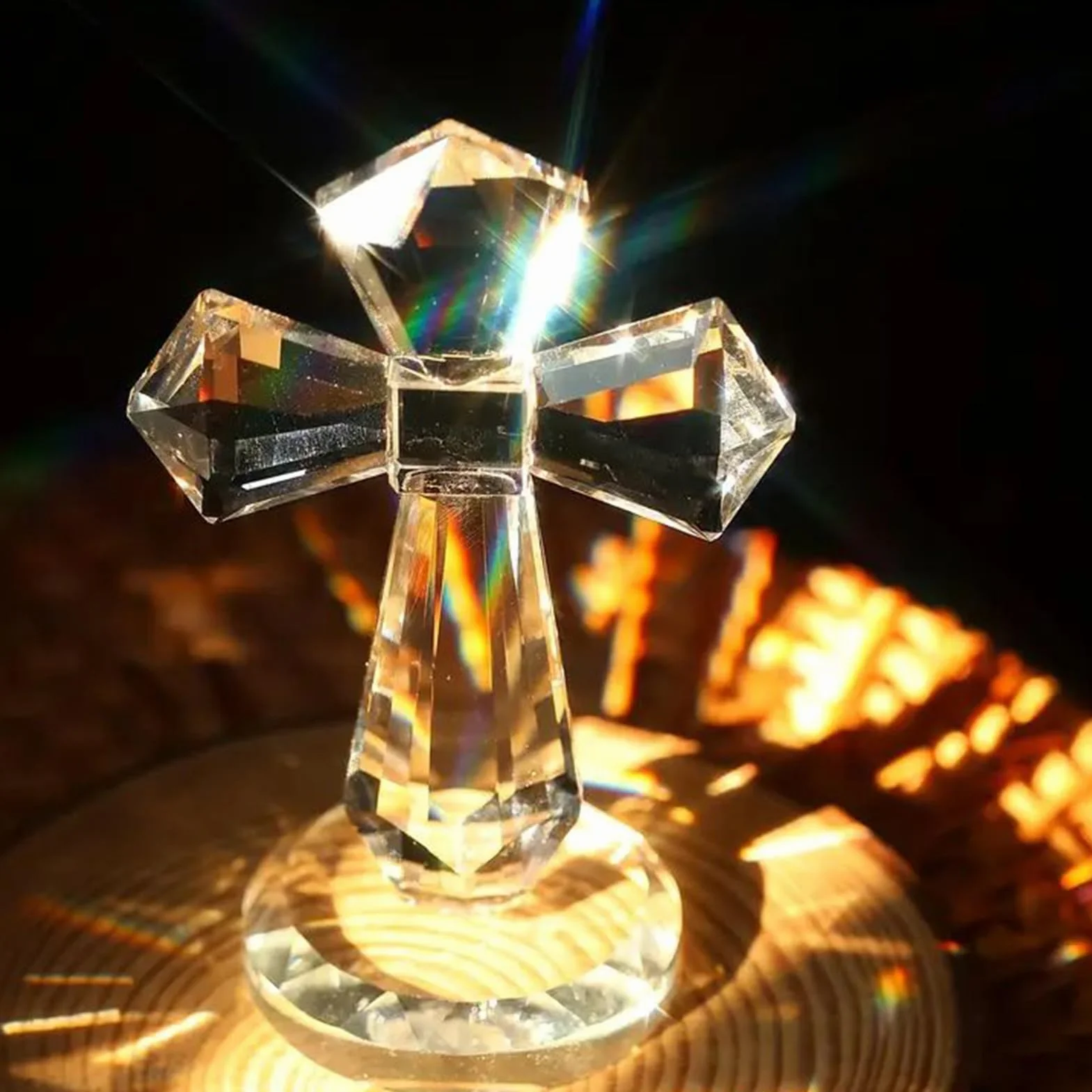 Croix en cristal 15,2 cm – Sculpture chrétienne de table, verre à facettes, design 360°, crucifix de bureau