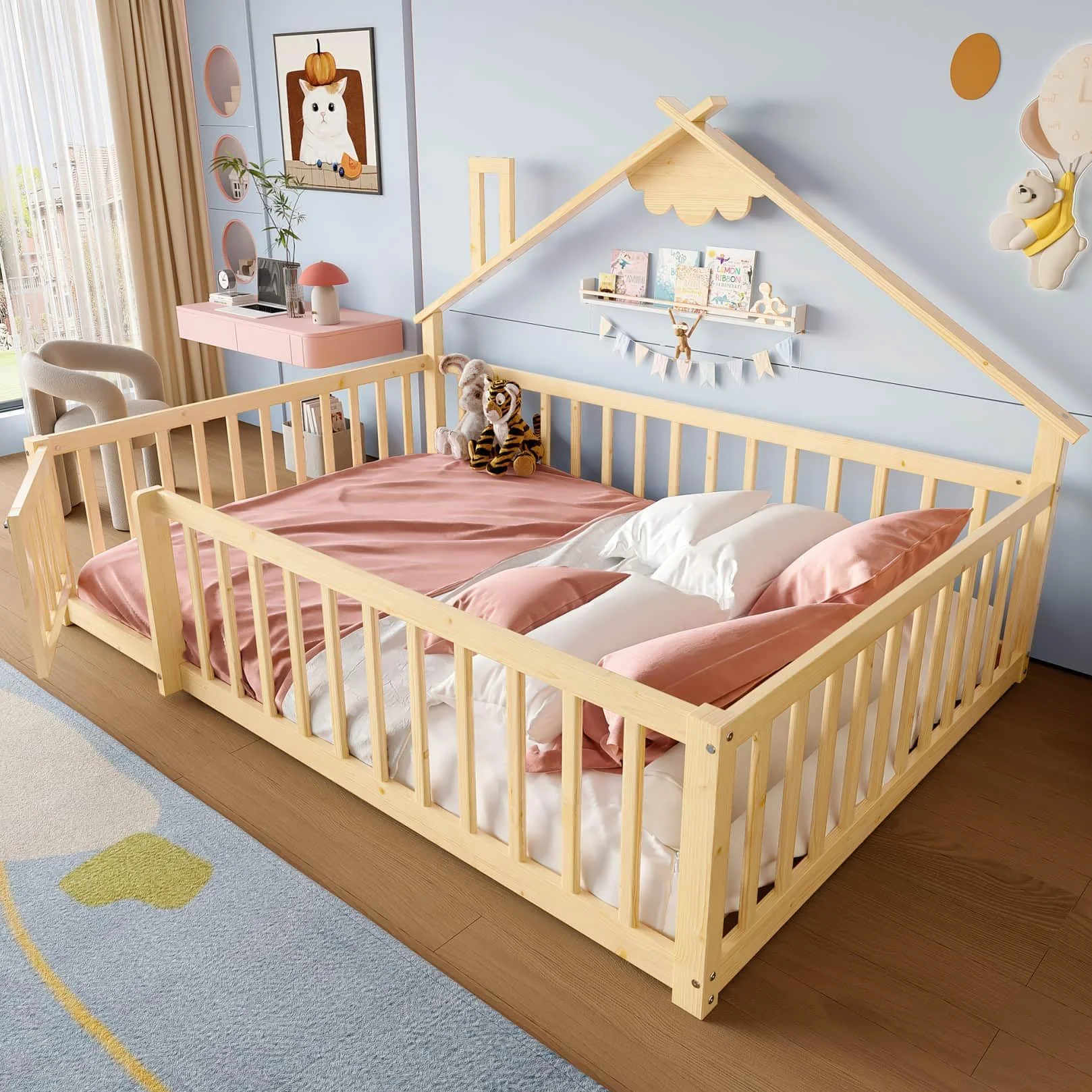 Lit Au Sol Enfant 140x190cm,Lit Cabane Enfant Montessori avec Design Cabine Distinctif,Porte,Barrières Hautes,Sommier à Lattes Solide,pour Enfants,Pin (A-Naturel, 140x190)