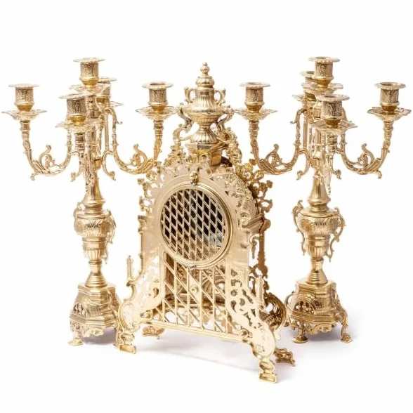 Triptyque horloge baroque en laiton poli avec candélabres françaises