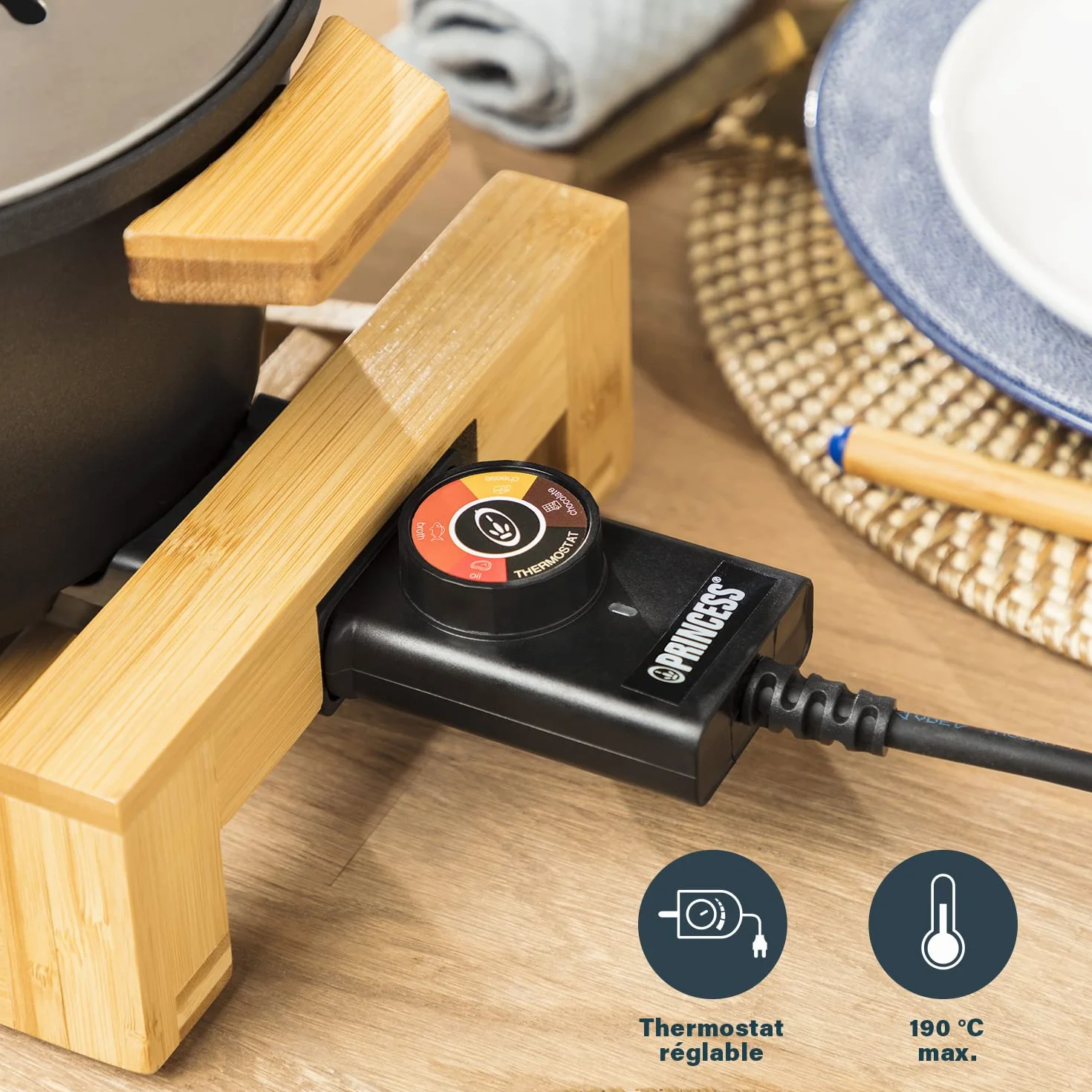 Princess Service à fondue 1,5 L pour 8 personnes – Design en bambou, caquelon antiadhésif, thermostat réglable, 8 fourchettes incluses, polyvalent, facile à nettoyer