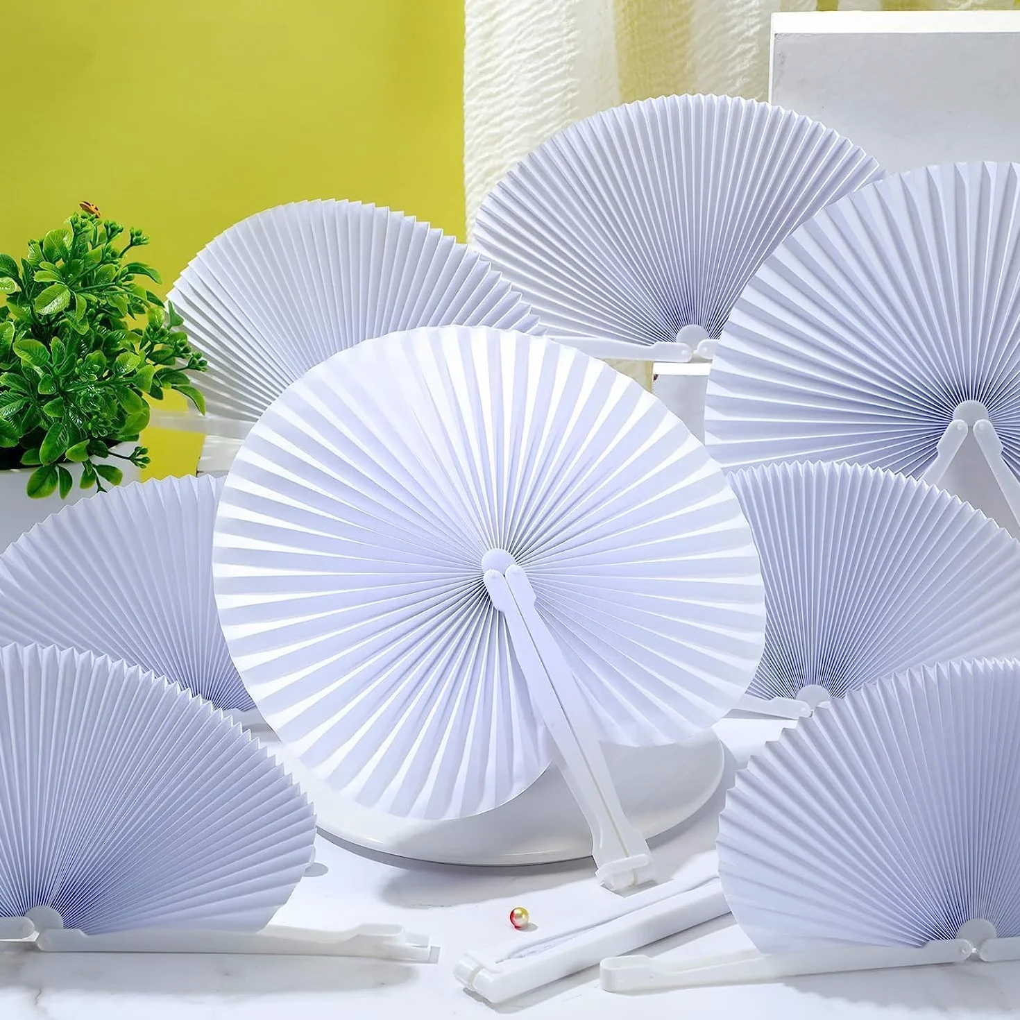 LATERN 72 Pièces Éventails Pliants en Papier, 25CM Éventails Ronds en Papie Ventilateurs Portatifs Chinois Éventails de Mariage Blancs avec Poignées en Plastique pour L'Été Mariage Anniversaire Fête