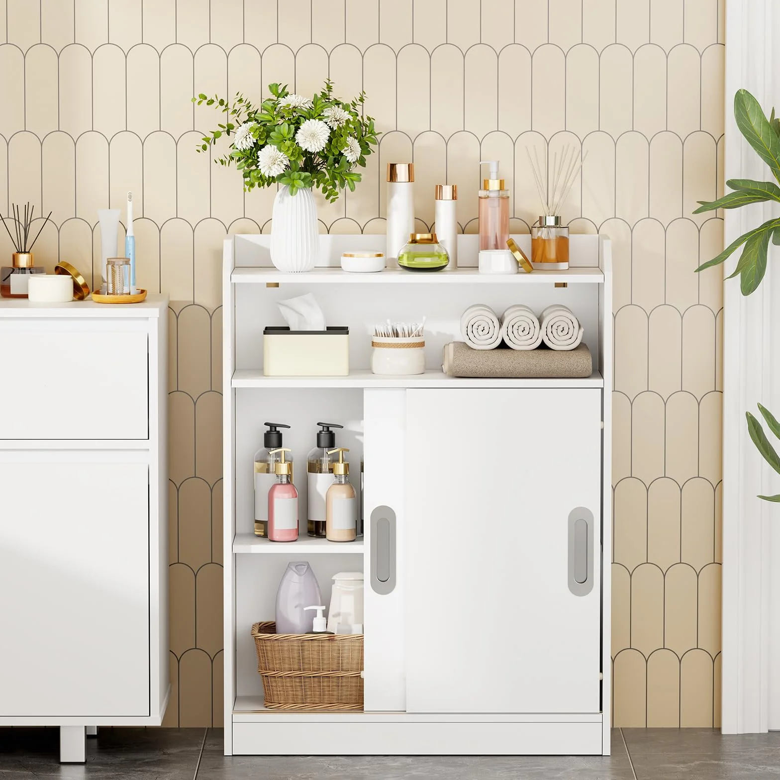 BEWISHOME Meuble de Salle de Bain avec Porte Coulissante et Poignées Intégrées,Meuble Toilette Gain de Place,Étagère Réglable et Support Papier Toilette,20x60x80cm,Blanc EYYG16W