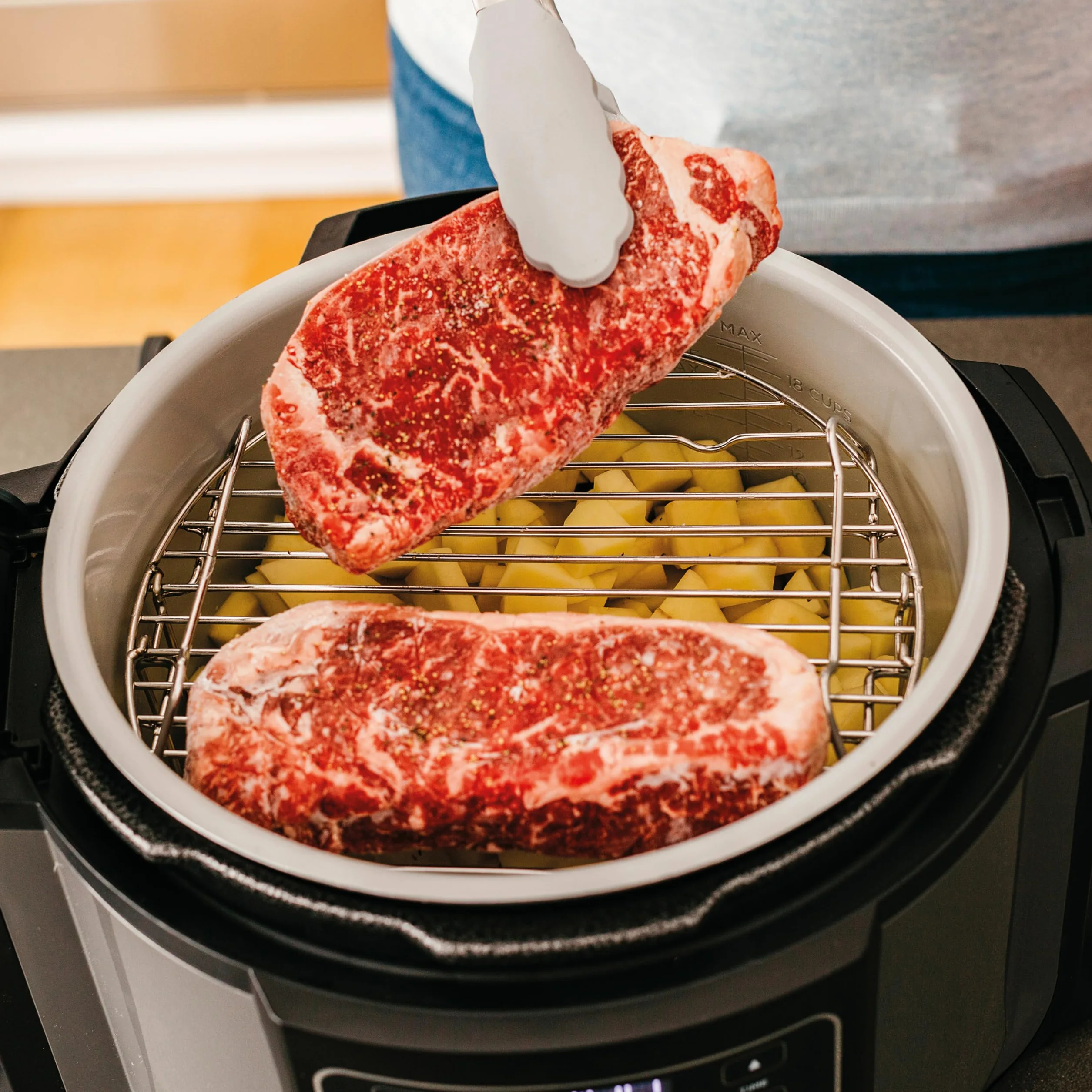 Ninja Multicuiseur Foodi, Air Fryer, 7-en-1, 6L, 7 fonctions de cuisson, Autocuiseur Multifonction, Cuisson sous pression, Friture à l'air, Cuisson lente, Gril et plus, Acier brossé et Noir, OP300EU