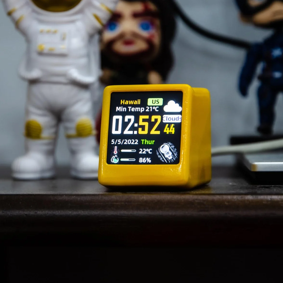 Ausi Station météo Wi-Fi intelligente avec animations GIF, horloge numérique jaune