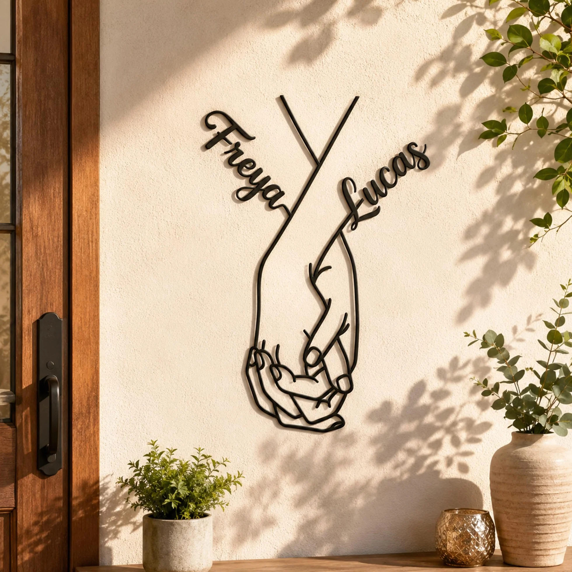 Pancarte Personnalisable Couple Main dans la Main, Signe d'Amour en Métal avec Nom, Cadeau Mariage Personnalisé, Décoration Murale pour Chambre