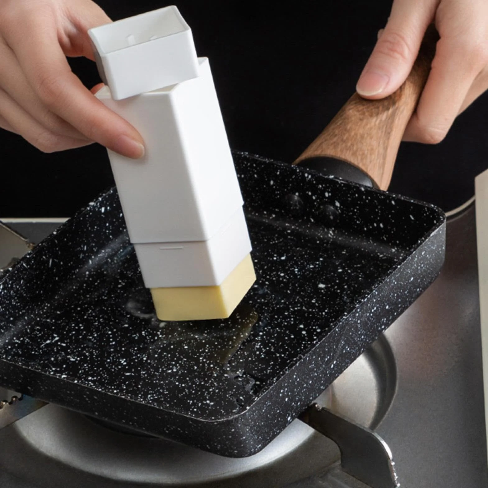 Écarteur de beurre | Porte-beurre japonais de style japonais avec couvercle | Distributeur de moulin à beurre pour beurre uniformément réparti sur toast, crêpes, maïs, gaufres, pain, frettes