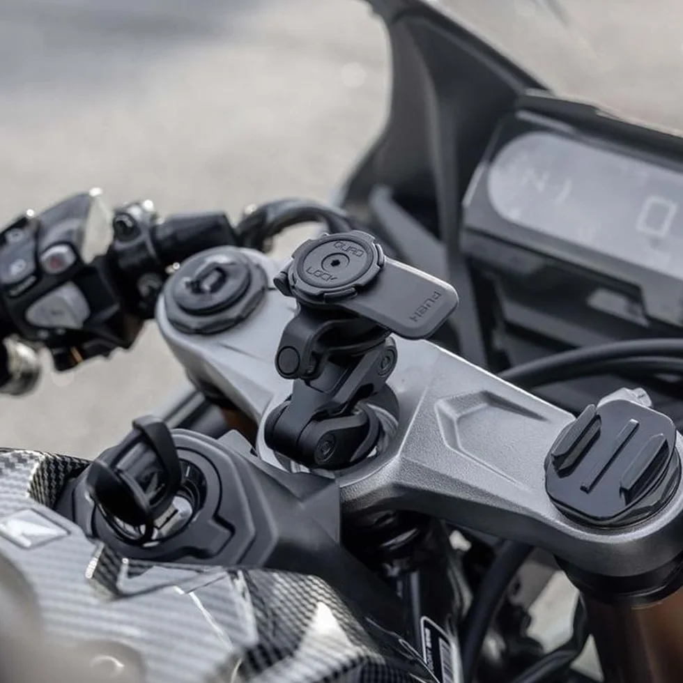 Quad Lock Rura Sterowa Widelca Motocyklowa Uchwyt Telefonu PRO Zestaw z Amortyzatorem Drgań i iPhone 15 Pro Max MAG Etui