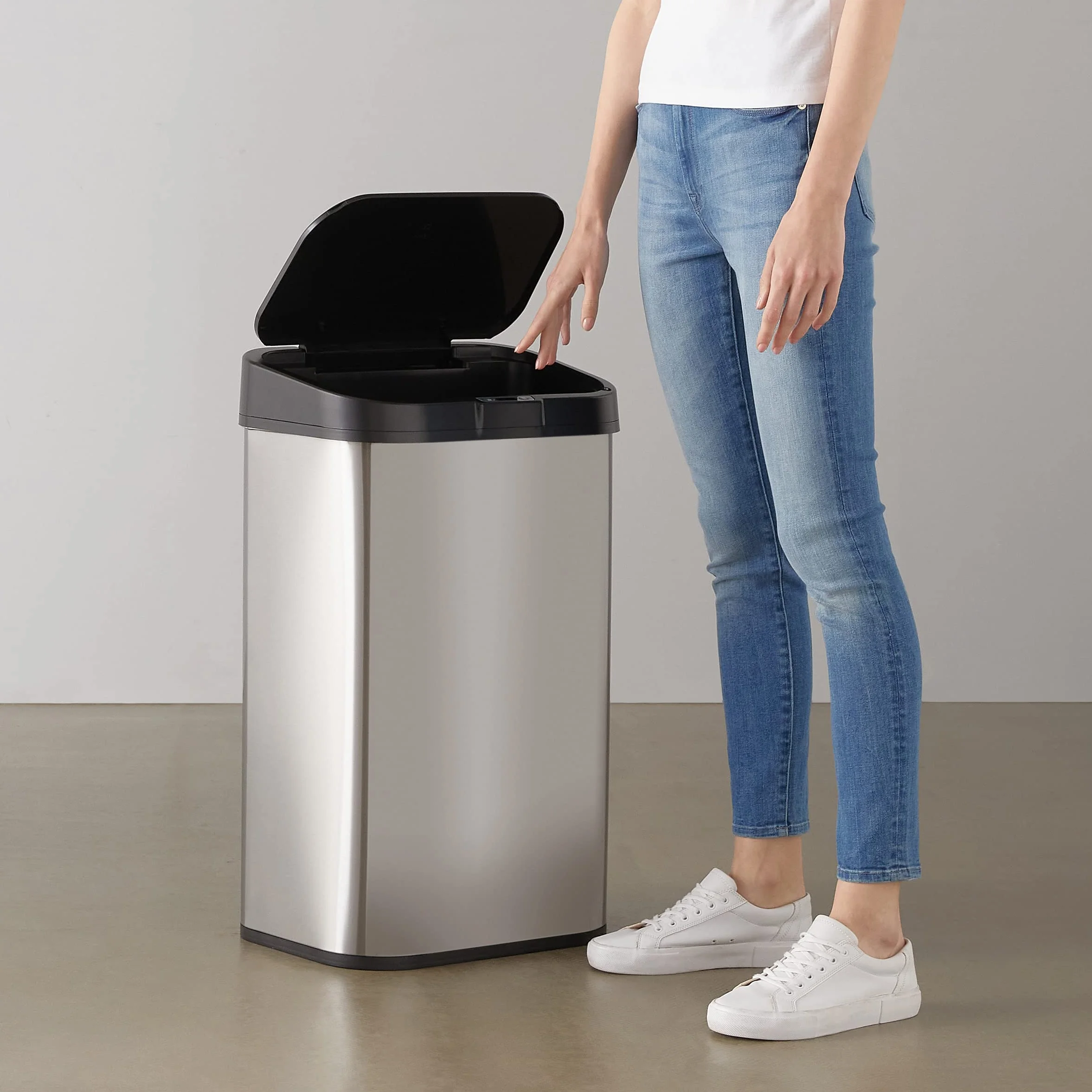 Amazon Basics Poubelle automatique en acier inoxydable 60 litres Rectangulaire Argenté