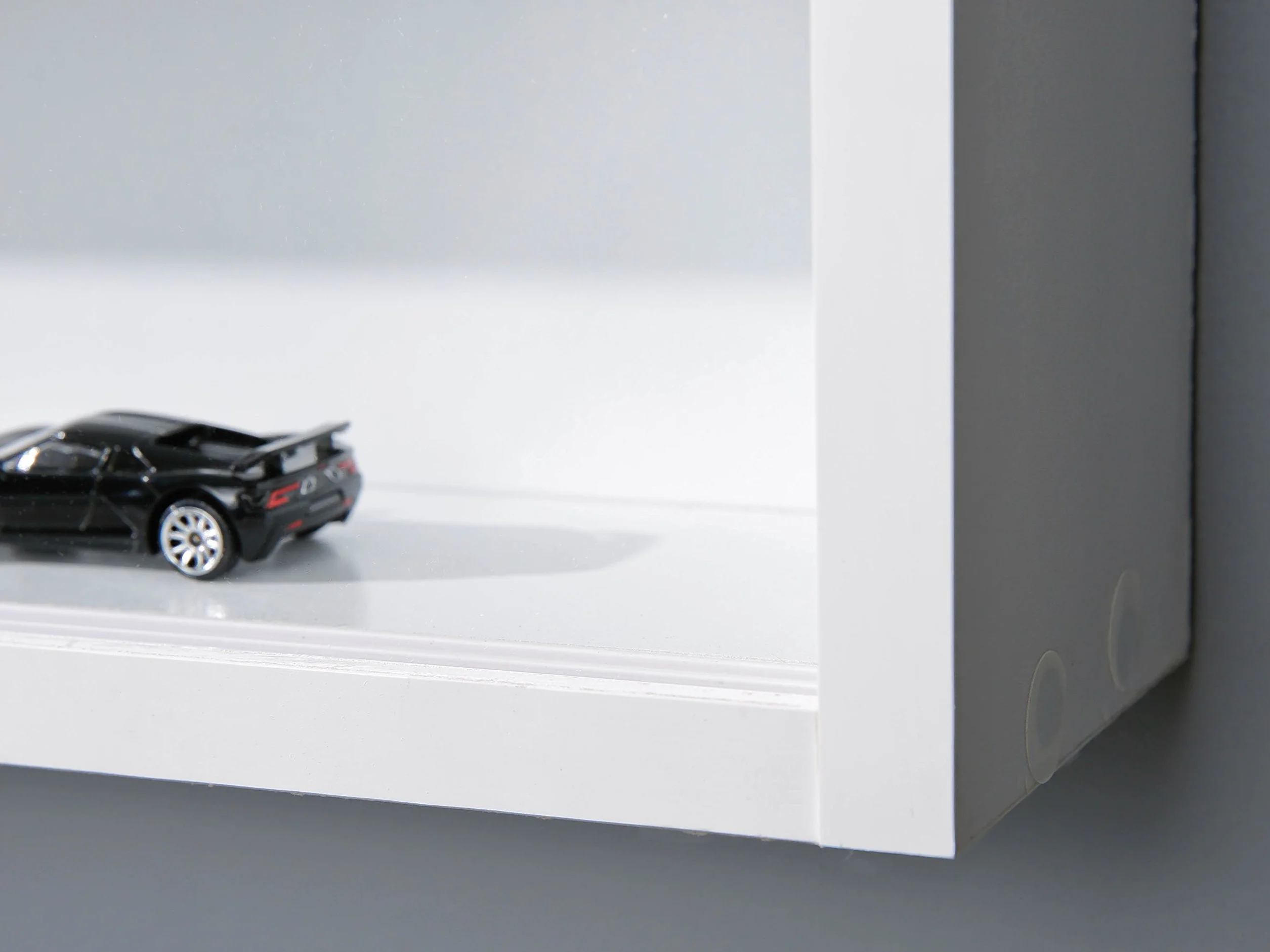 Inter Link - Vitrine Murale pour Objets de Collection – Armoire de rangement avec 4 étagères – 5 Compartiments - pour Miniatures - MDF -Blanc (80x60x9.5 cm) Compilati