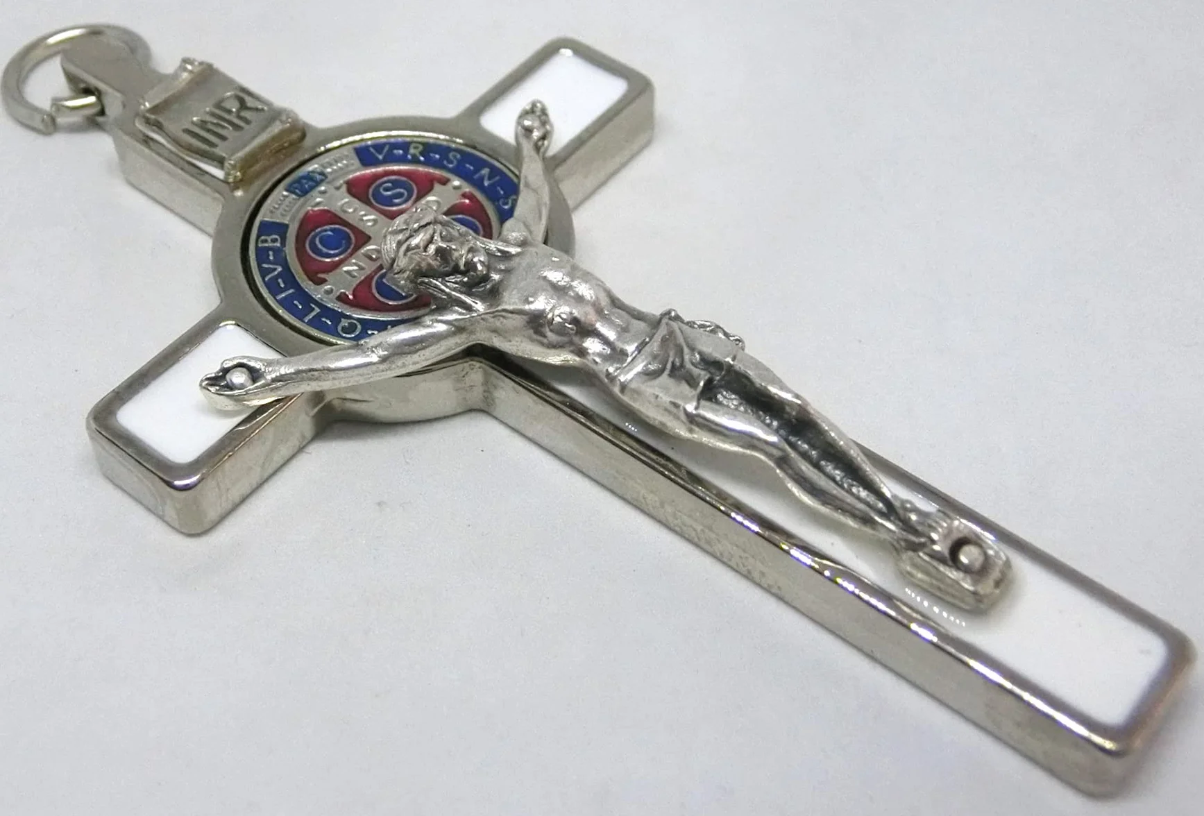 GTBITALY Croix de Saint Benoît Deluxe 8 cm blanche médaille INRI émaillée argentée exorcisme