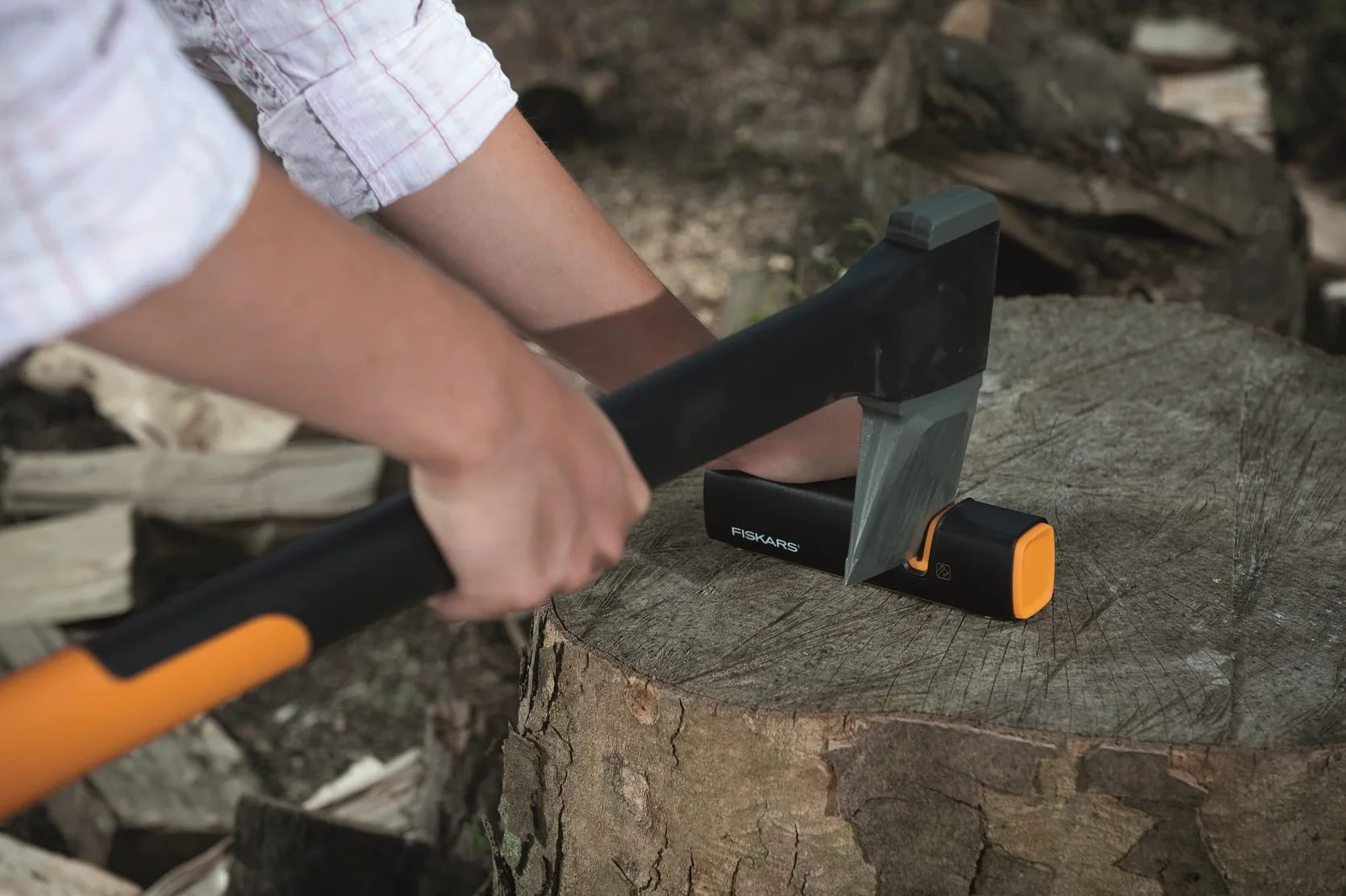Fiskars Aiguiseur pour haches et couteaux Pierre à aiguiser en céramique Noir Orange Xsharp