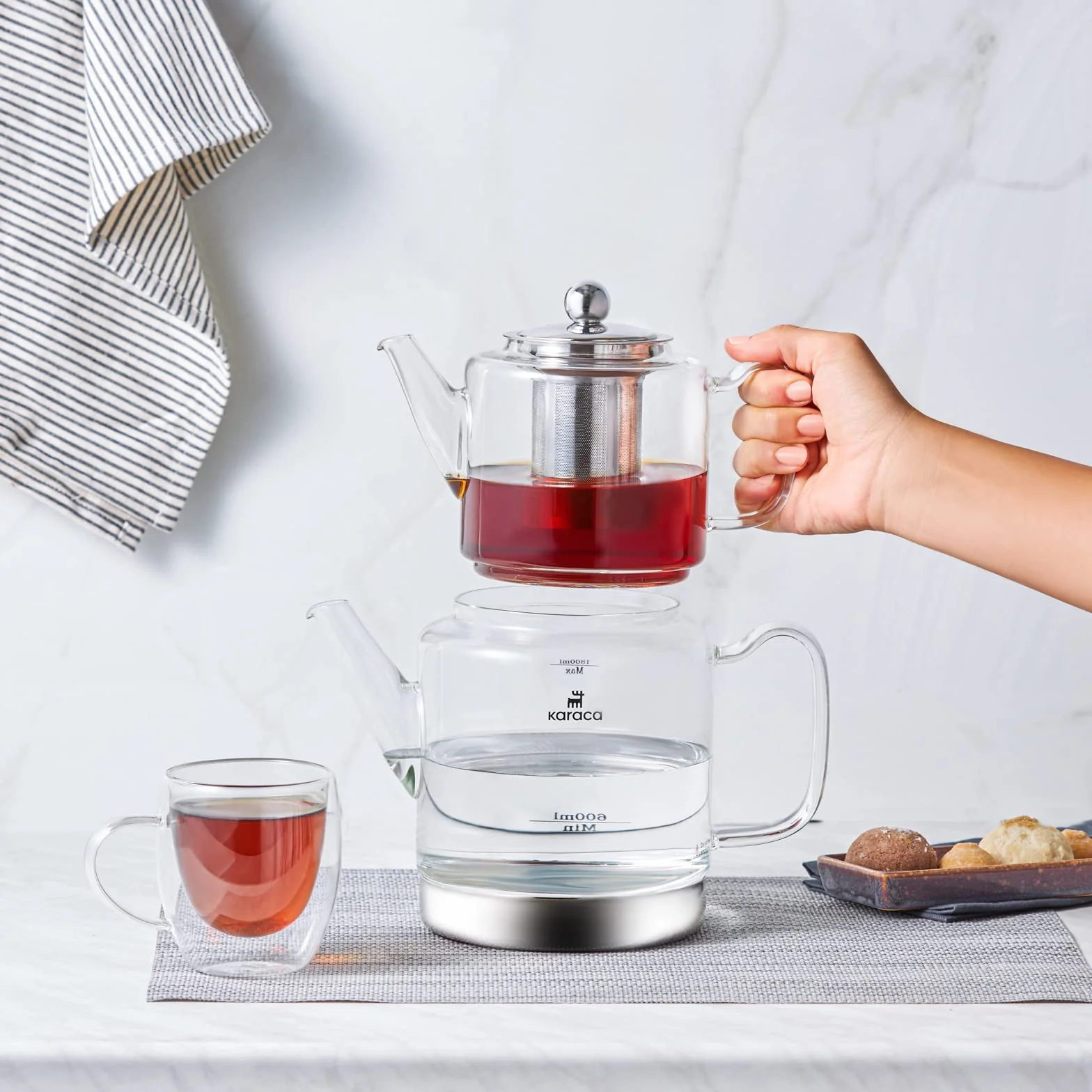 Karaca Dora Set de Théière en Verre Borosilicate avec Infuseur en Acier Inoxydable, Bouilloire de 2 L et Théière en Verre de 1 L avec Filtre, Théière Turque, Caydanlik
