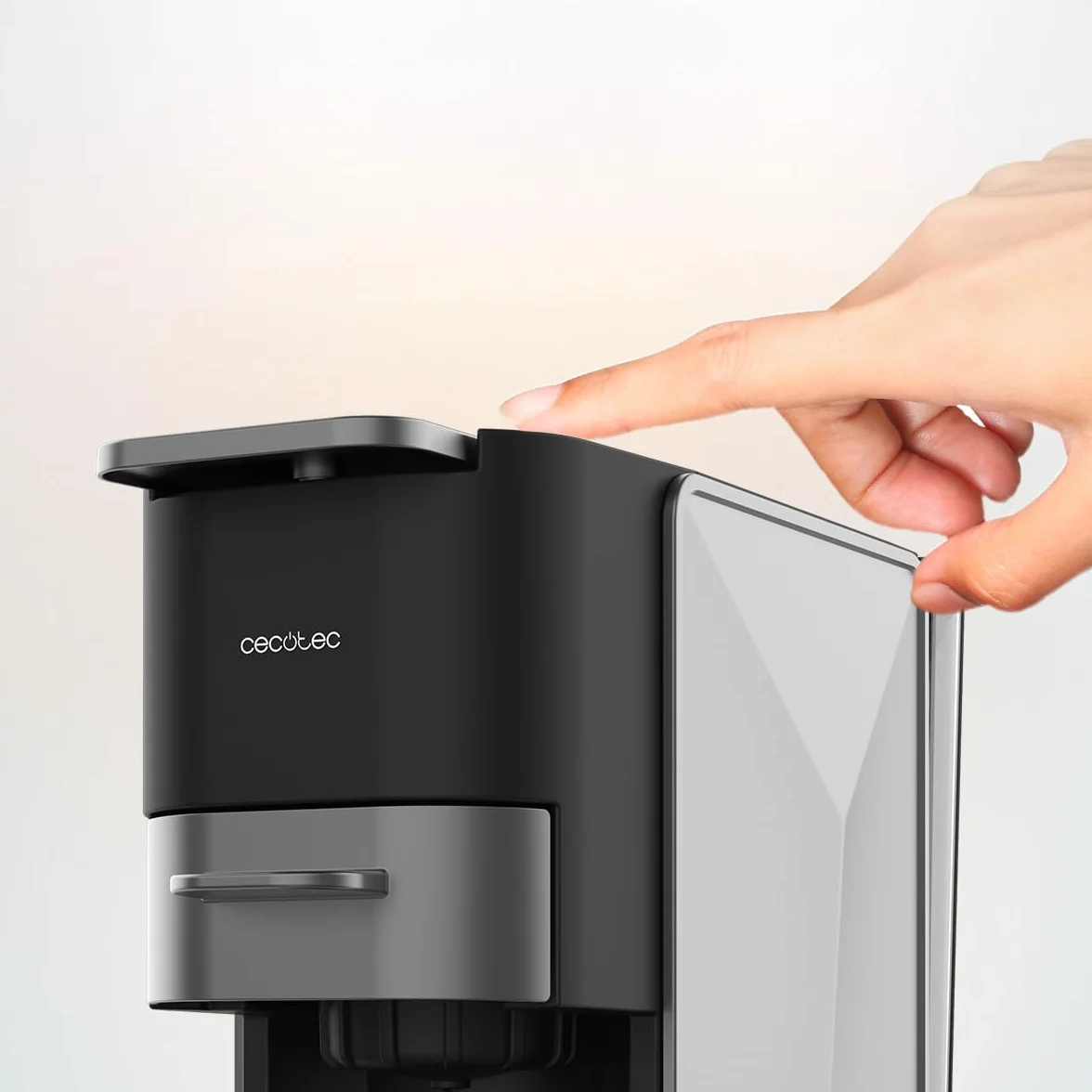 Cecotec Machine à Café Capsules Compacte FreeStyle Compact Dark Roast. 4 en 1, 1350 W, 20 Bars, Compatible avec Café Moulu, Dolce Gusto, Nespresso, ESE pod et Senseo, Réservoir 700 ml