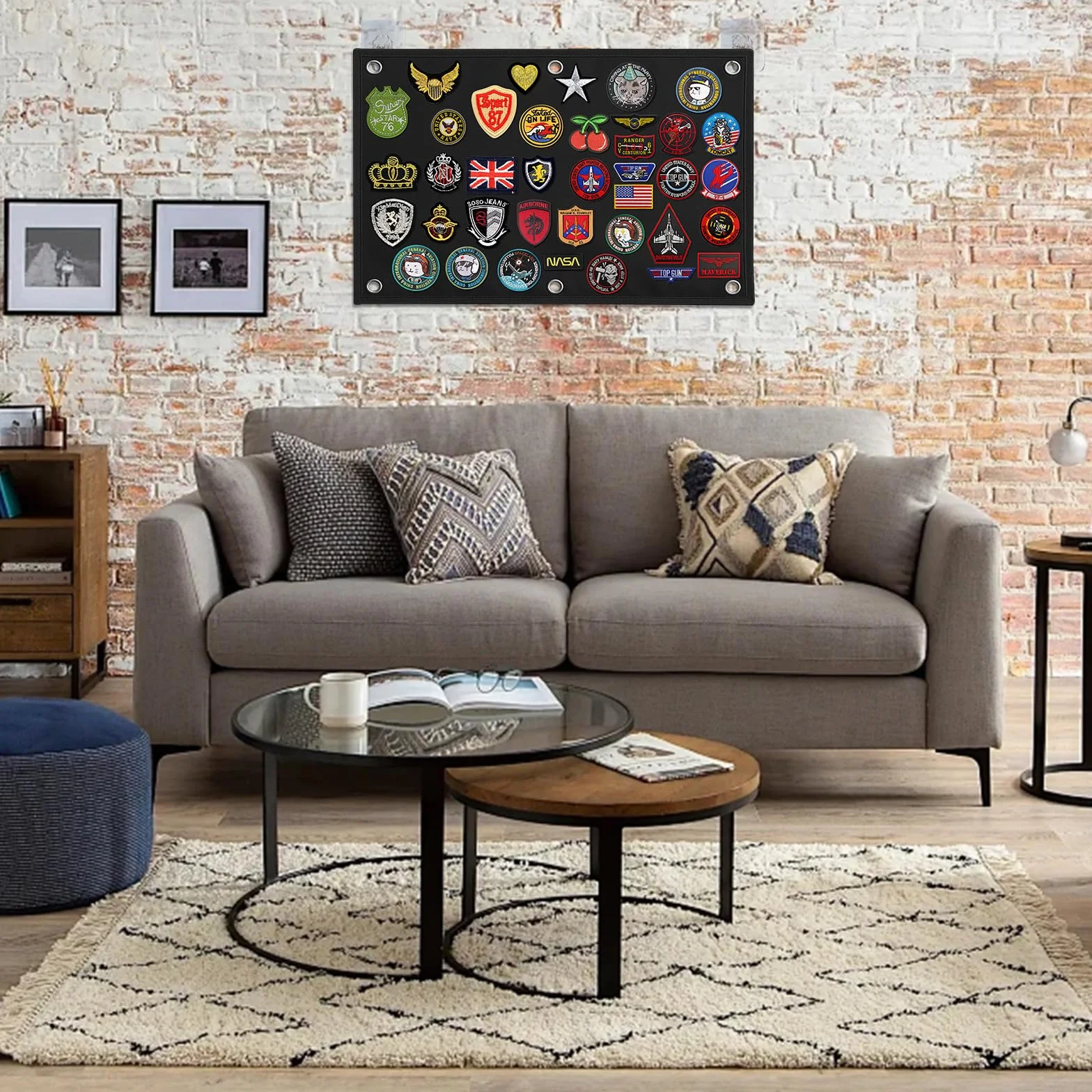 Tableau pour Écussons 60 x 45 cm, Panneau Organisateur Mural avec 6 Crochets, Affichage de Collection
