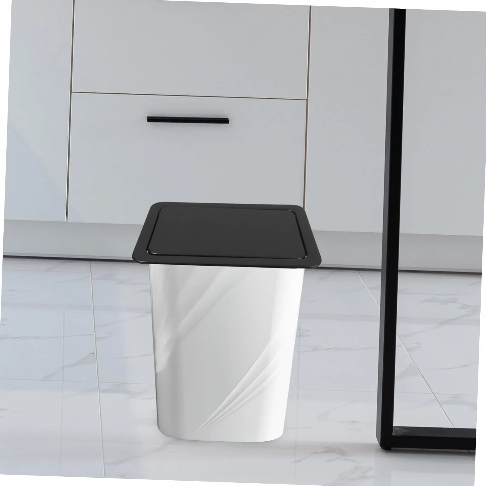 PRETYZOOM Couvercle Rabattable Intégré pour Poubelle en Acier Inoxydable Noir, Design Moderne et Solide, Cuisine et Salle de Bain, Installation Facile