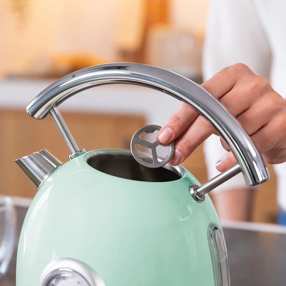 Cecotec Bouilloire électrique ThermoSense 420 Light Green. Capacité de 1,8 litres, 2200 W, compteur de température, base 360°, acier inoxydable, style vintage, vert