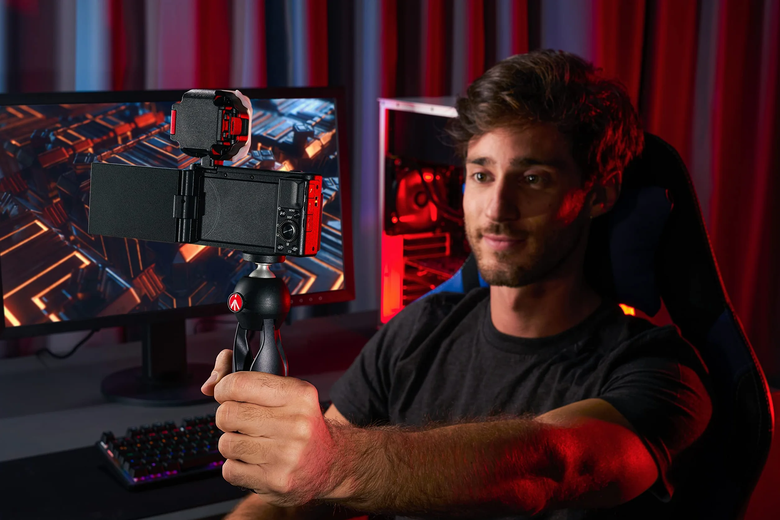 Manfrotto MTPIXIMII-B, mini statyw PIXI z uchwytem do kompaktowych kamer systemowych, wyprodukowany we Włoszech, do lustrzanek cyfrowych, lustrzanek, wideo, kompaktowych rozmiarów, technopolimeru i aluminium, czarny