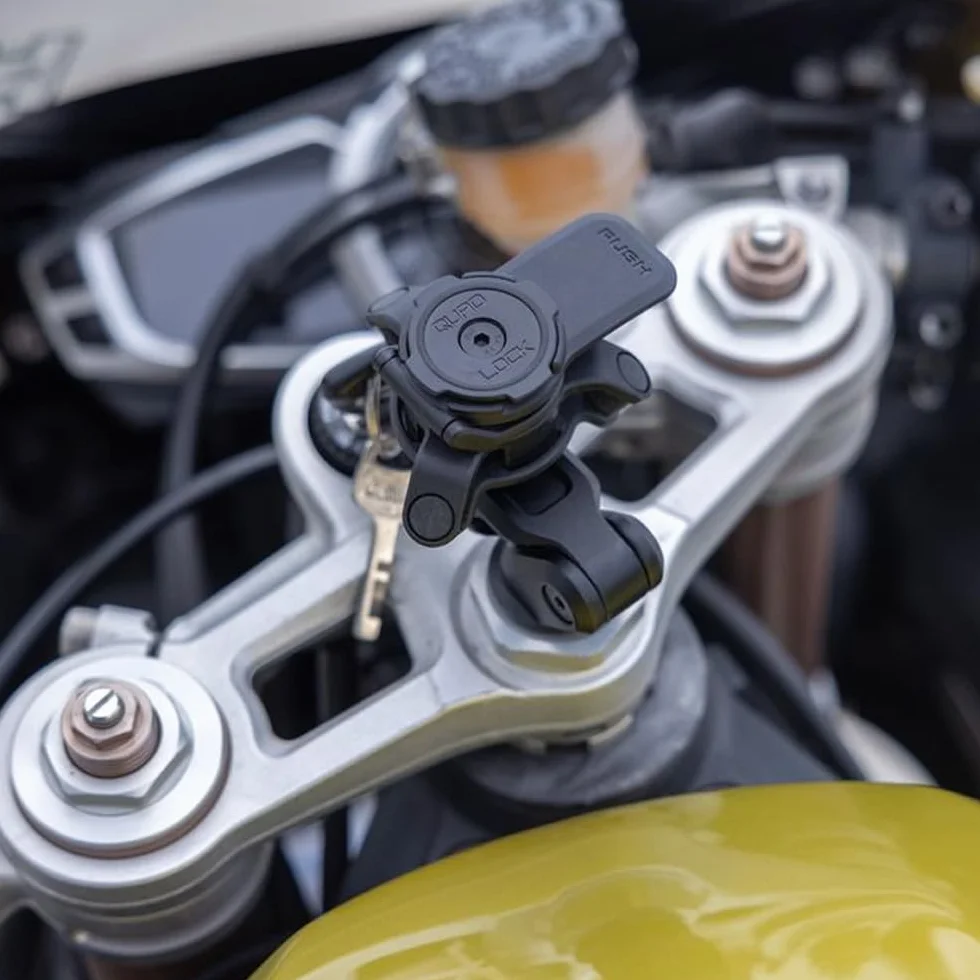 Quad Lock Rura Sterowa Widelca Motocyklowa Uchwyt Telefonu PRO Zestaw z Amortyzatorem Drgań i iPhone 15 Pro Max MAG Etui