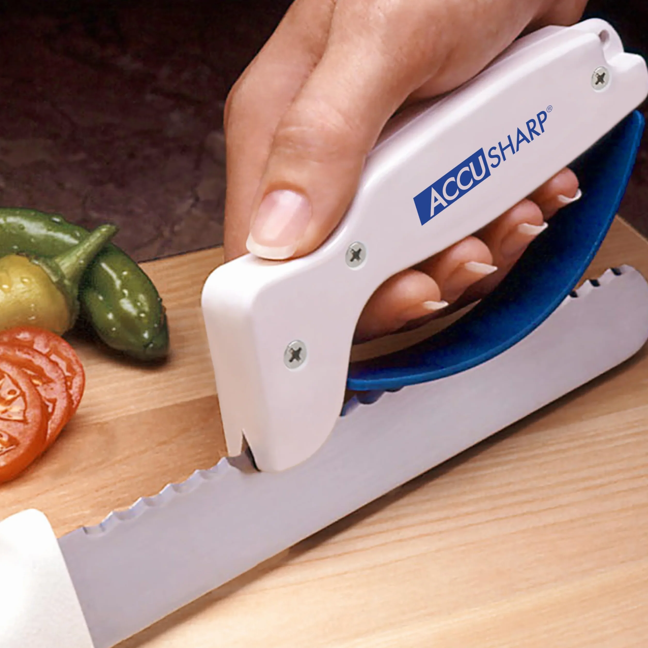 ACCUSHARP Aiguiseur de Couteaux Ergonomique Compact Facile à Utiliser pour Couteaux Droits et Dentelés Blanc