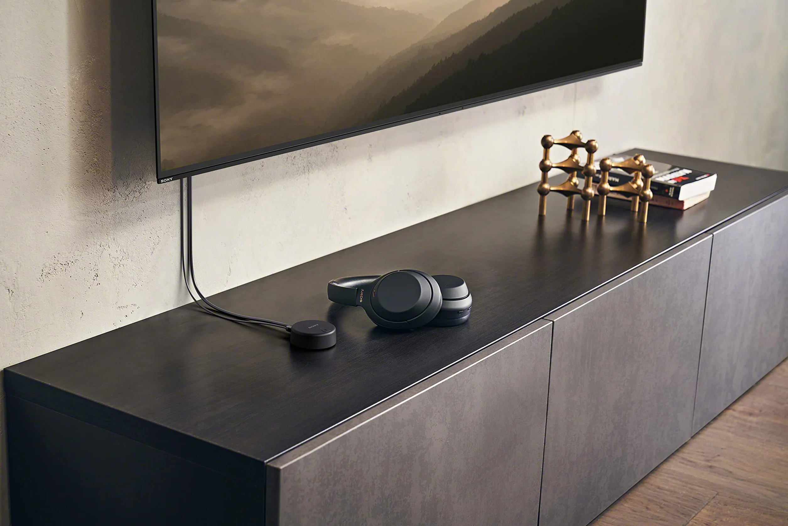 Sony WLA-NS7 – bezprzewodowy transmiter audio Bluetooth (umożliwia dźwięk Dolby na wybranych słuchawkach Sony), czarny