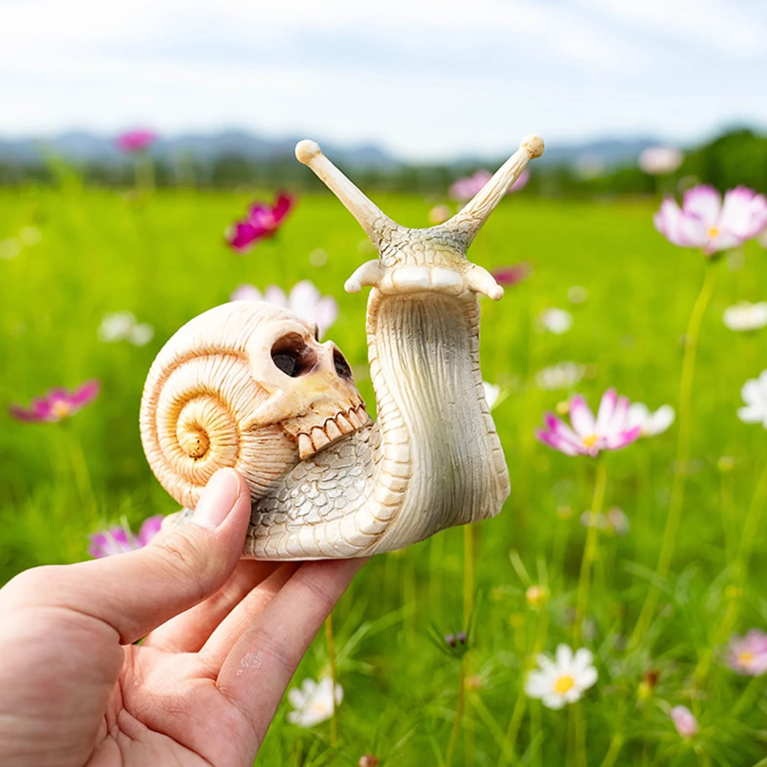 Halloween Escargot Crâne Statue Résine Gothique Jardin Ornement Figurine (Marron clair)