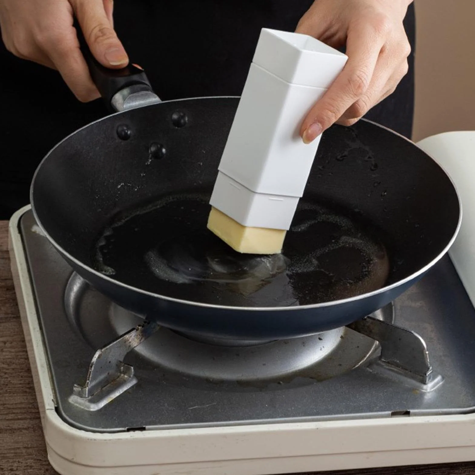 Écarteur de beurre | Porte-beurre japonais de style japonais avec couvercle | Distributeur de moulin à beurre pour beurre uniformément réparti sur toast, crêpes, maïs, gaufres, pain, frettes
