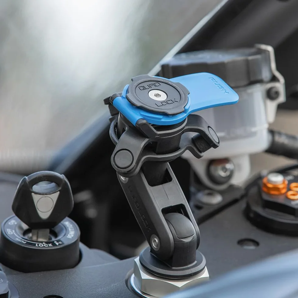 Quad Lock Kierownica Motocyklowa Uchwyt Telefonu Zestaw z Amortyzatorem Drgań i iPhone 16 MAG Etui