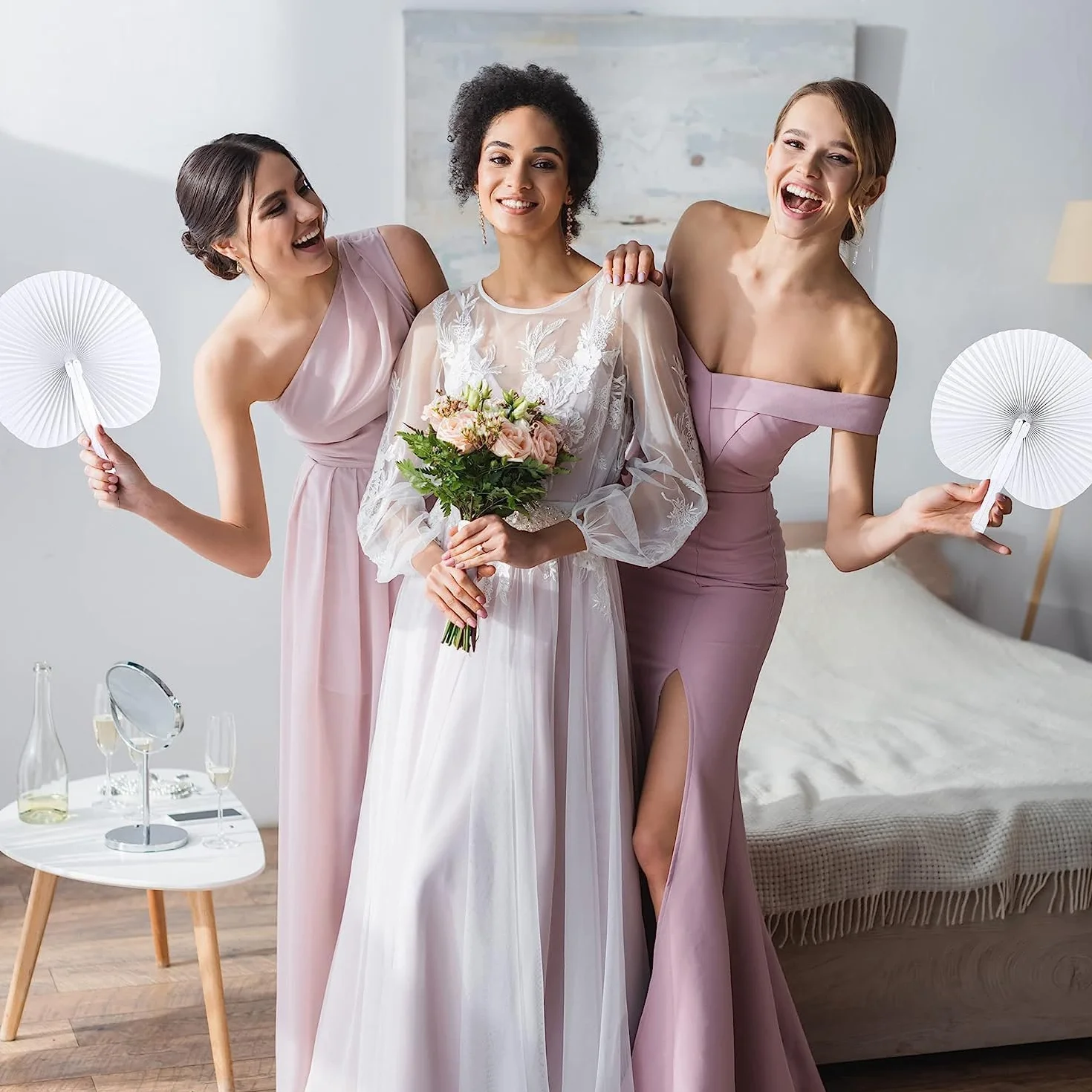 LATERN 72 Pièces Éventails Pliants en Papier, 25CM Éventails Ronds en Papie Ventilateurs Portatifs Chinois Éventails de Mariage Blancs avec Poignées en Plastique pour L'Été Mariage Anniversaire Fête