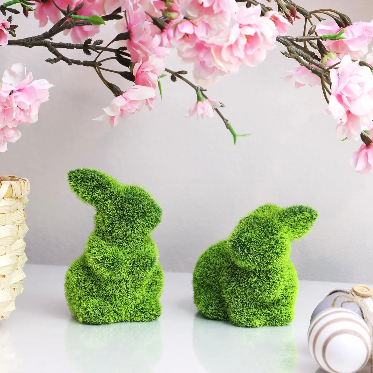 Figurine décorative Lapin de Pâques en céramique Verte 11 cm com-four® Paire de 2 Lapins Gazon Artificiel