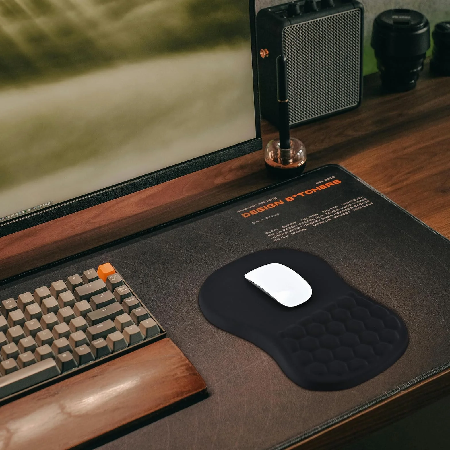 EooCoo Tapis de Souris XXL Gaming, Repose-poignet Ergonomique, Surface Agréable, Glisse Fluide
