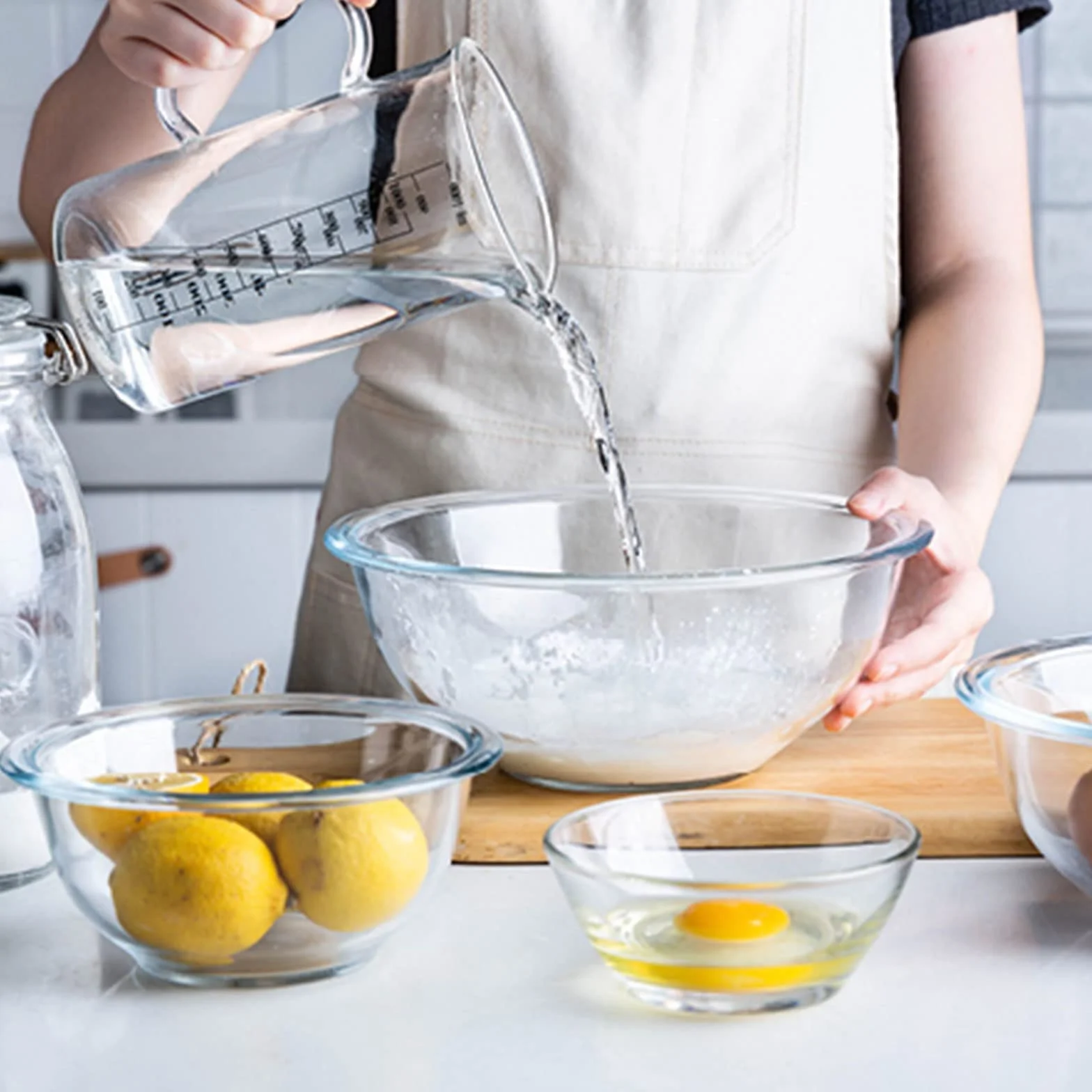 Homwin Lot de 4 Saladier Verre avec Couvercle Borosilicaté Résistant à La chaleur avec Couvercles (0,5L, 1,0L, 2,0L, 3,5L), Bol en Verre avec Couvercle peu Encombrants