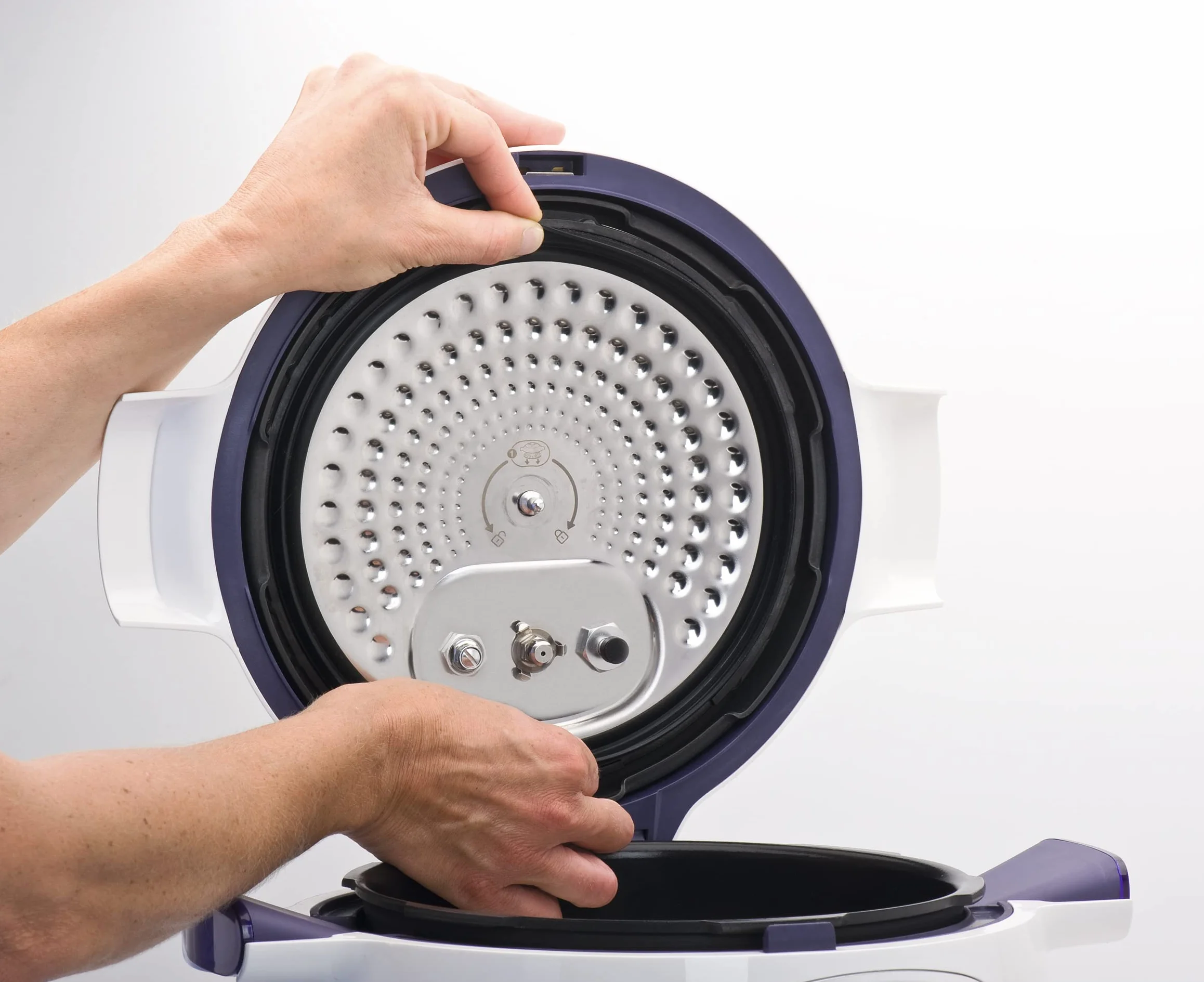 Moulinex Cookeo Multicuiseur intelligent, 6 L, 1200 W, 100 recettes préprogrammées, Jusqu'à 6 personnes, 6 modes de cuisson, Guide pas à pas, Facile à utiliser CE704110