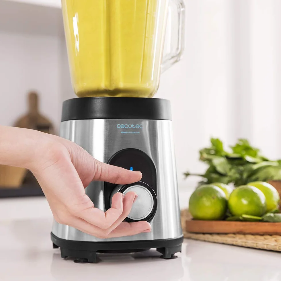 Cecotec Mixeur-blender Power Black Titanium 1800MAX Inox,1800W Puissance Maximale, 6 Lames avec Revêtement en Titane Noir, Carafe de 1,5 L, 5 Vitesses + Fonction Pulse et Bouchon Distributeur