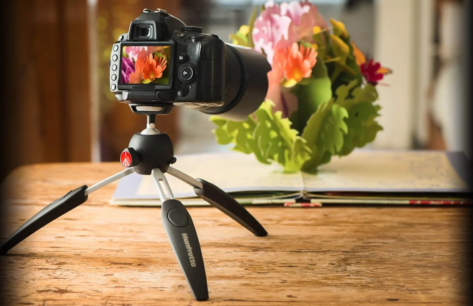 Manfrotto MTPIXIEVO-BK, PIXI EVO 2-sekcyjny mini statyw do aparatów bezlusterkowych, kompaktowych kamer systemowych, lustrzanek cyfrowych, wideo, kompaktowych rozmiarów, aluminium