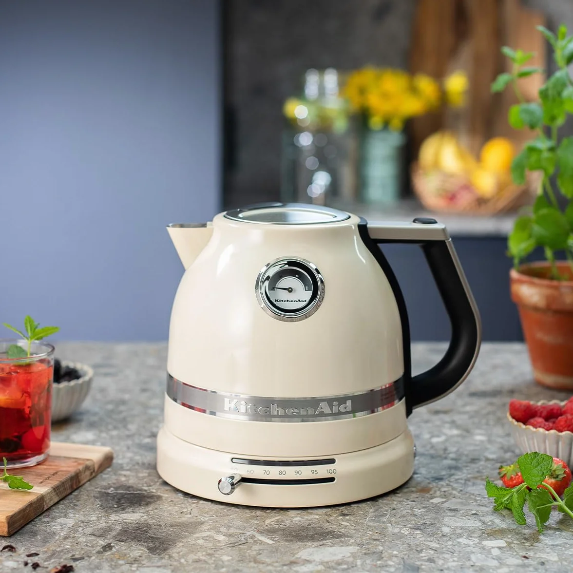 KitchenAid Bouilloire Électrique - Artisan - Température Réglable - 1,5 L - Crème