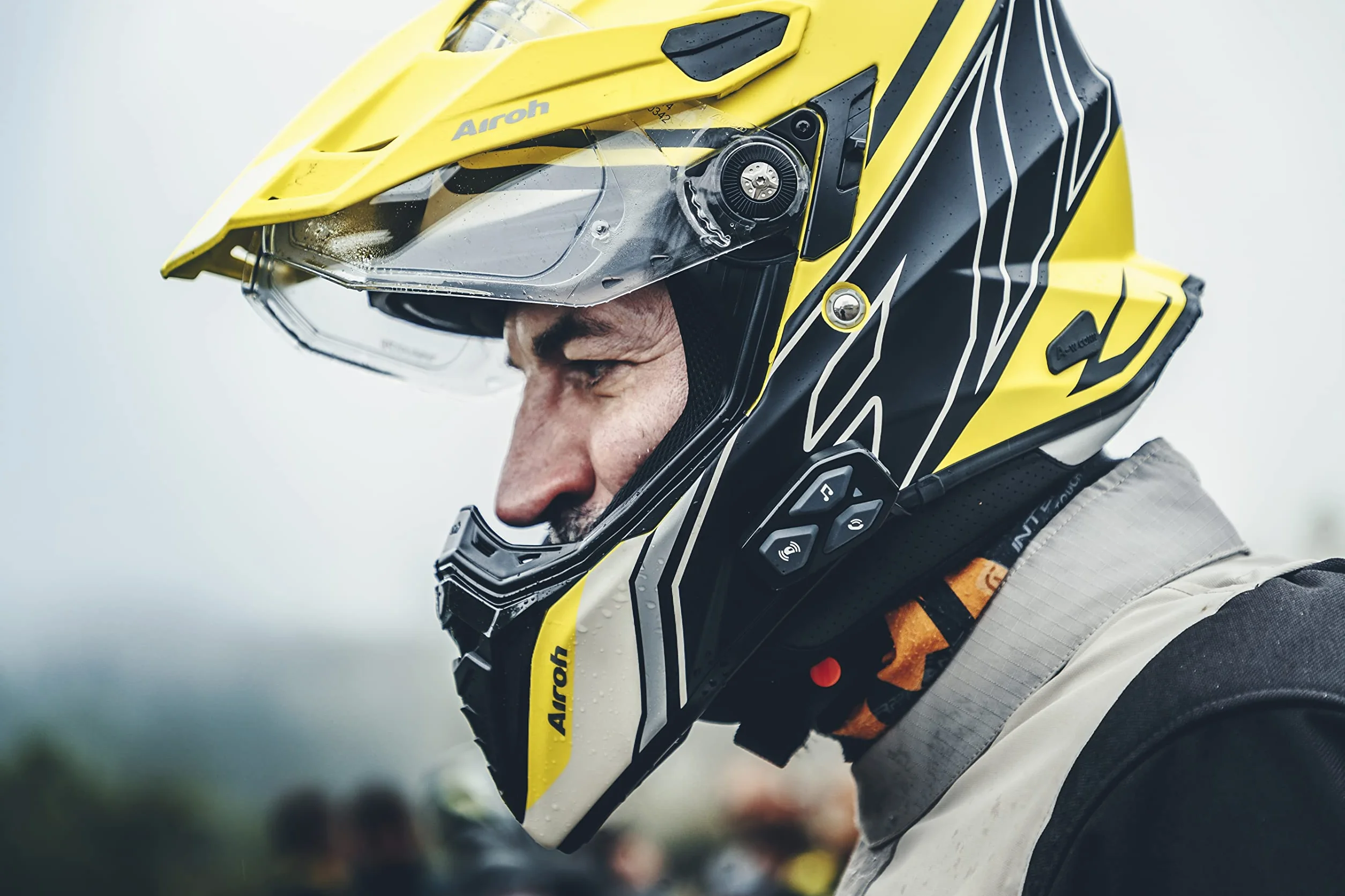 INTERPHONE Com3 | pojedynczy | Bluetooth 5.1 interkom motocyklowy Bluetooth 5.1 kask motocyklowy, słuchawki 32 mm, zastosowanie motocyklowe, odległość 500 m, autonomia 10 godzin, muzyka, GPS