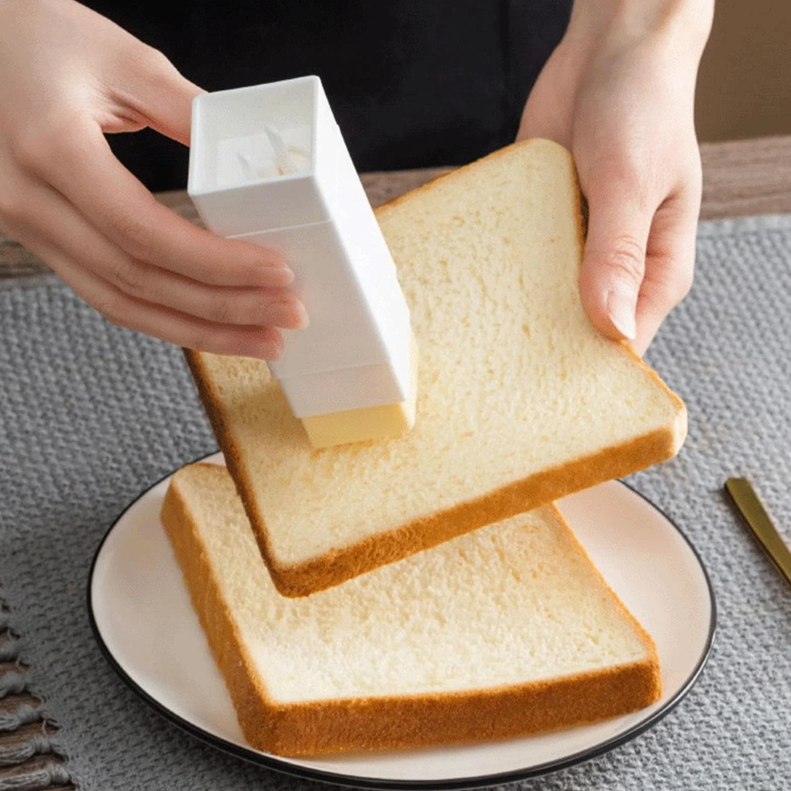 Écarteur de beurre | Porte-beurre japonais de style japonais avec couvercle | Distributeur de moulin à beurre pour beurre uniformément réparti sur toast, crêpes, maïs, gaufres, pain, frettes