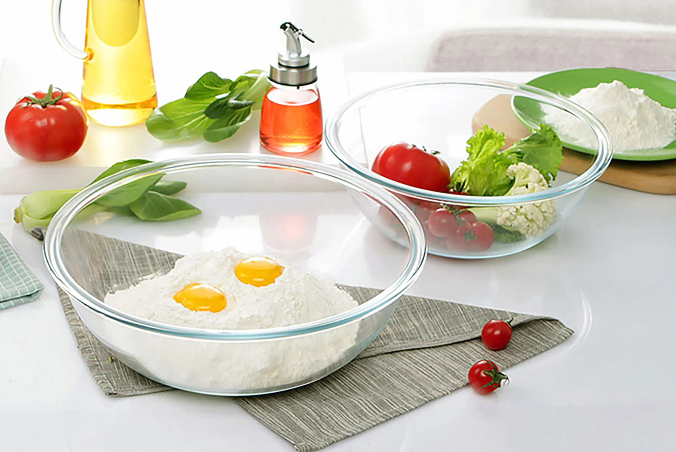 Homwin Lot de 4 Saladier Verre avec Couvercle Borosilicaté Résistant à La chaleur avec Couvercles (0,5L, 1,0L, 2,0L, 3,5L), Bol en Verre avec Couvercle peu Encombrants