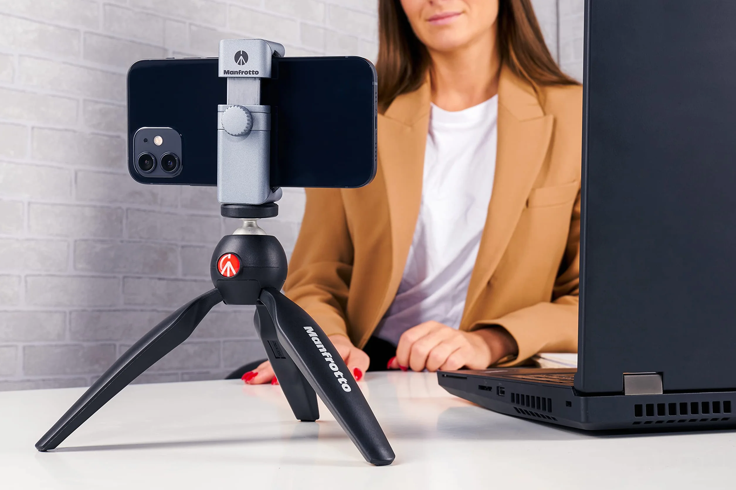 Manfrotto MTPIXIMII-B, mini statyw PIXI z uchwytem do kompaktowych kamer systemowych, wyprodukowany we Włoszech, do lustrzanek cyfrowych, lustrzanek, wideo, kompaktowych rozmiarów, technopolimeru i aluminium, czarny