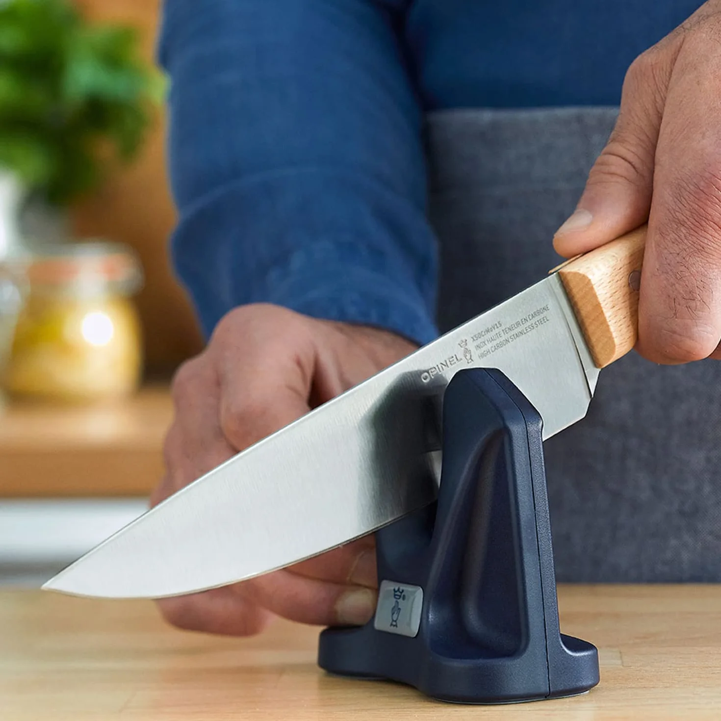Opinel Petit Aiguiseur Manuel Angle Auto-Ajustable Tous Couteaux