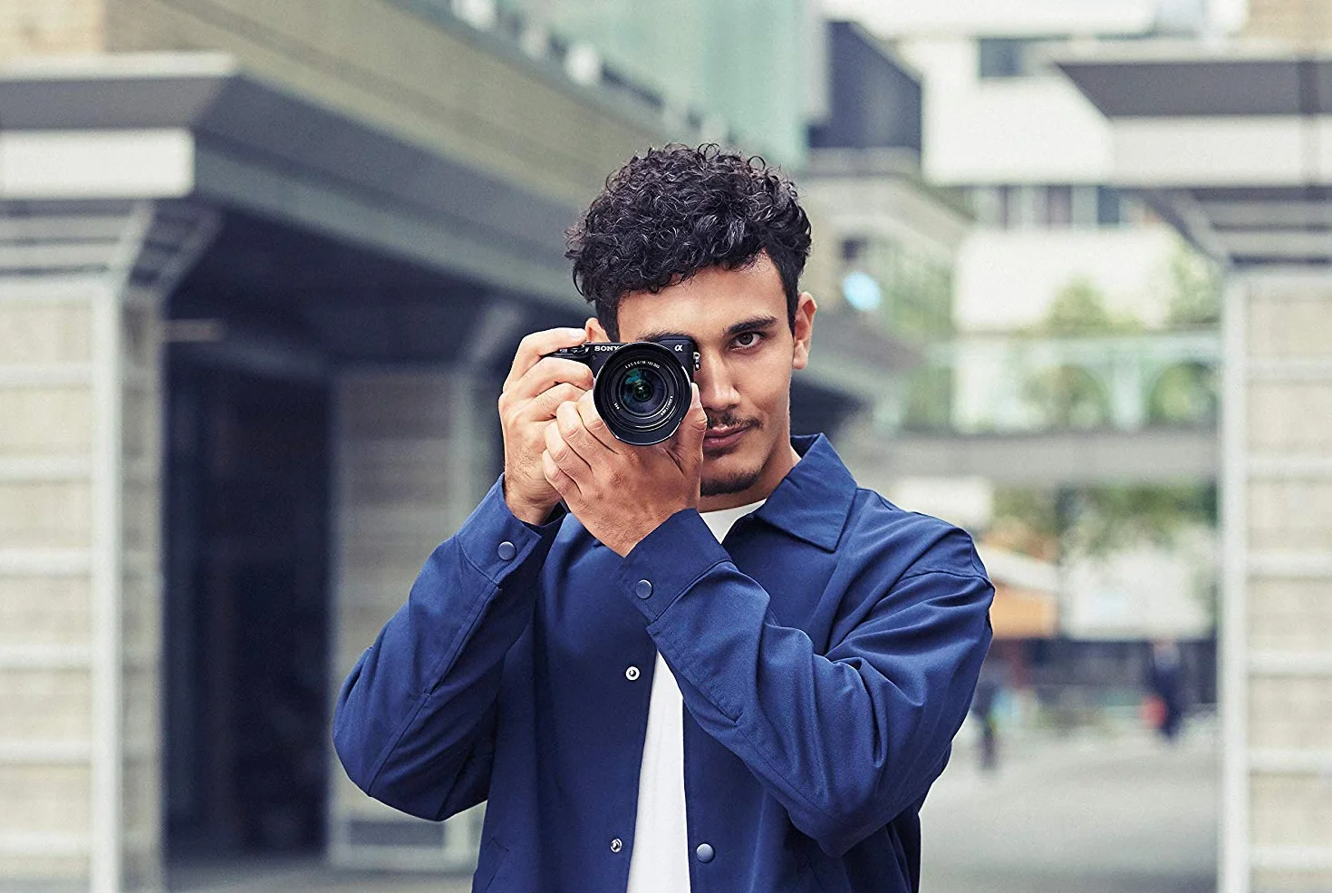 Sony a6400 body czarny (ILCE6400B), aparat systemowy z mocowaniem E, Matryca CMOS APSC 24 megapikseli, wideo 4K, ekran dotykowy 180°, autofokus z 425 punktami detekcji fazy, wizjer OLED.