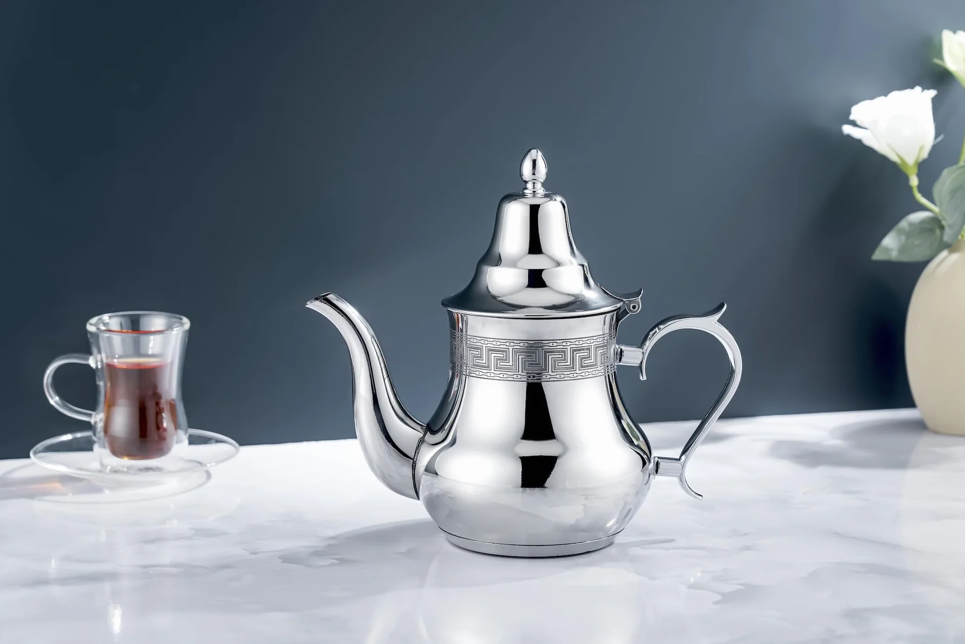 Théière Induction en Acier inoxydable de qualité Premium (1,2 Litres Moderne)