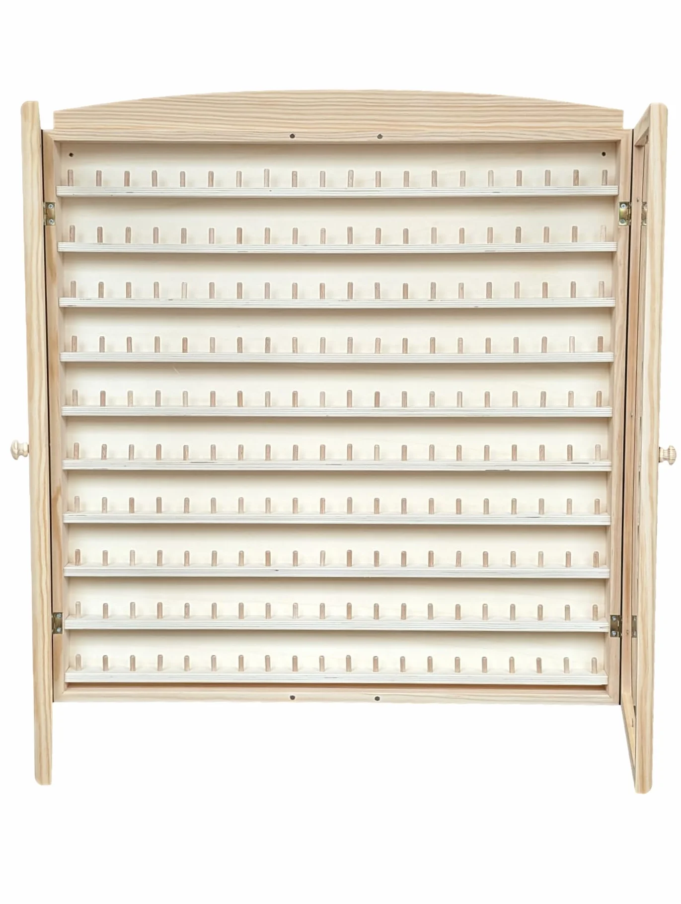 Vitrine Collections dés á Coudre. Capacité 200 dés. Pin Naturel, à Peindre. Mesures (Largeur/Fond/Hauteur) : 66 * 6 * 72 cms.