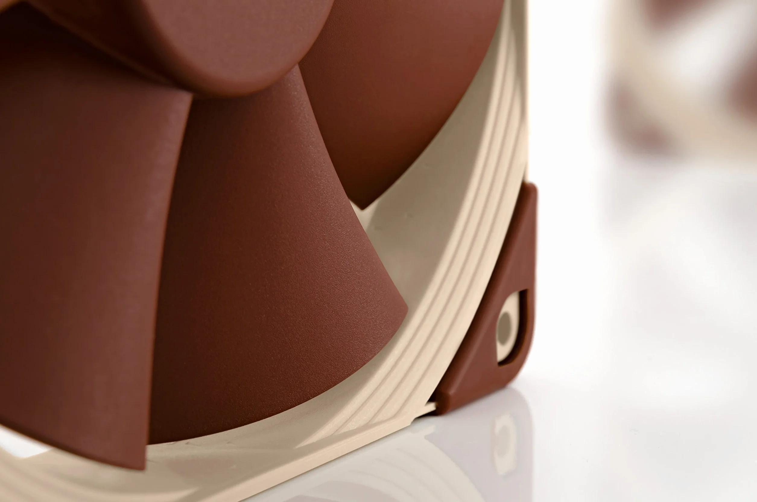 Noctua NF-F12 PWM, Cichy, 4-Pinowy Wentylator Klasy Premium (120 mm, Brązowy)