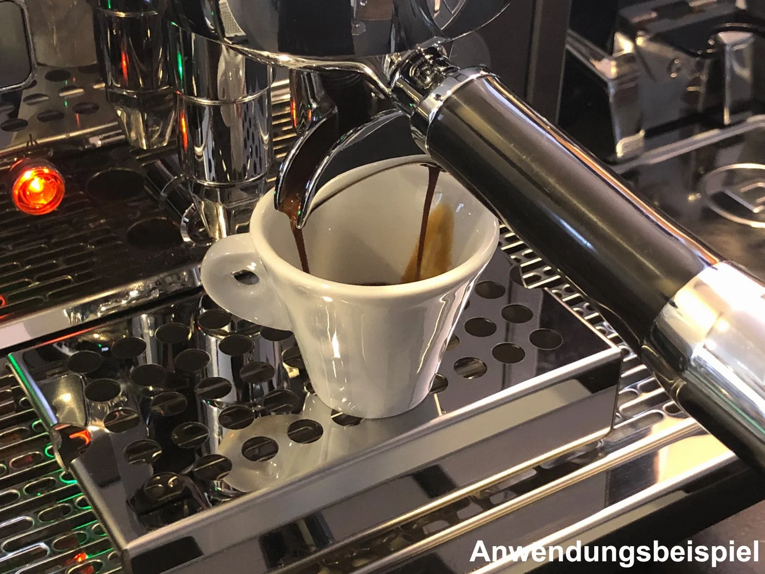 scarlet espresso | Rehausseur de tasse « Alto » en acier inoxydable pour machines à filtre ; Empore de qualité Barista de qualité supérieure (hauteur : 40 mm)